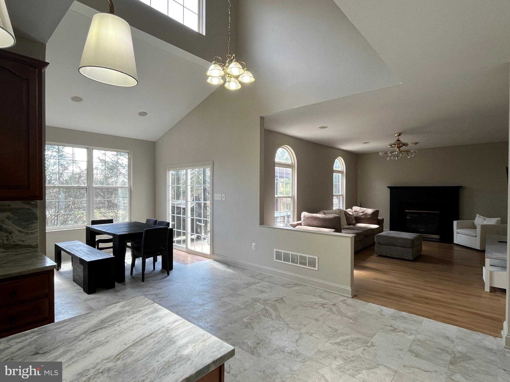 124 Limestone Dr photo 6