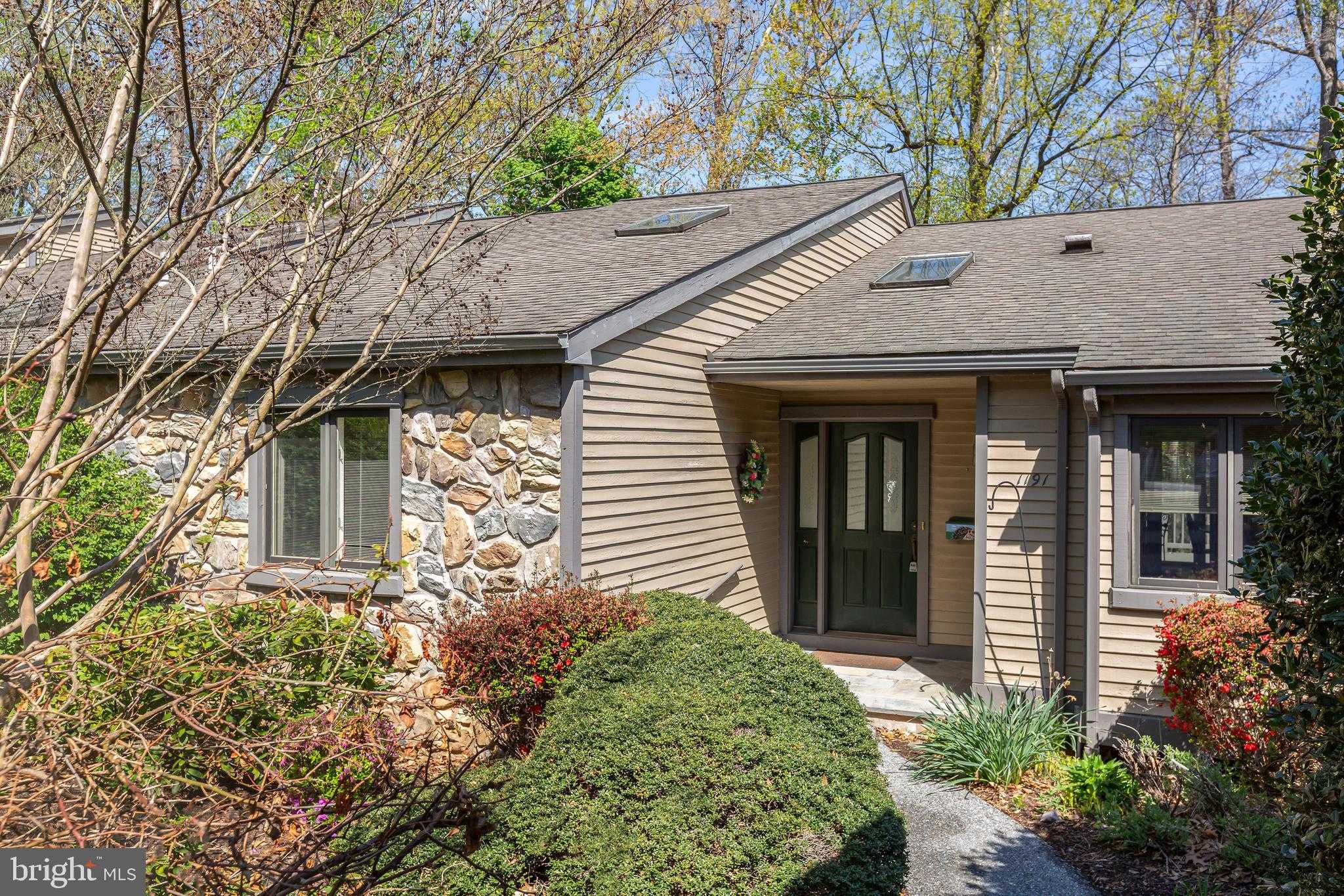 1191 Princeton Ln photo 2