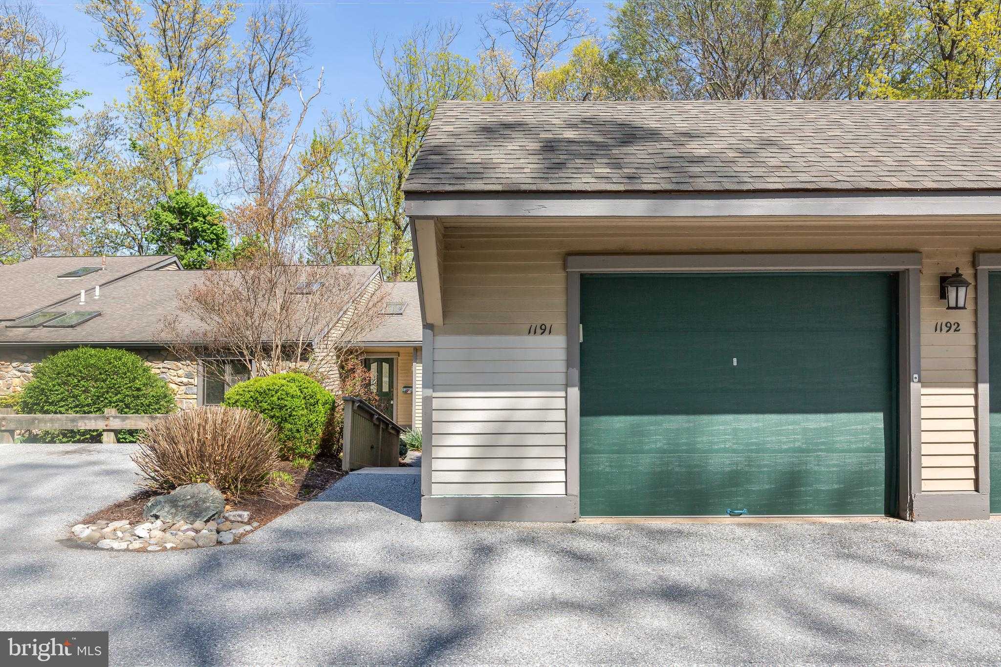 1191 Princeton Ln photo 3