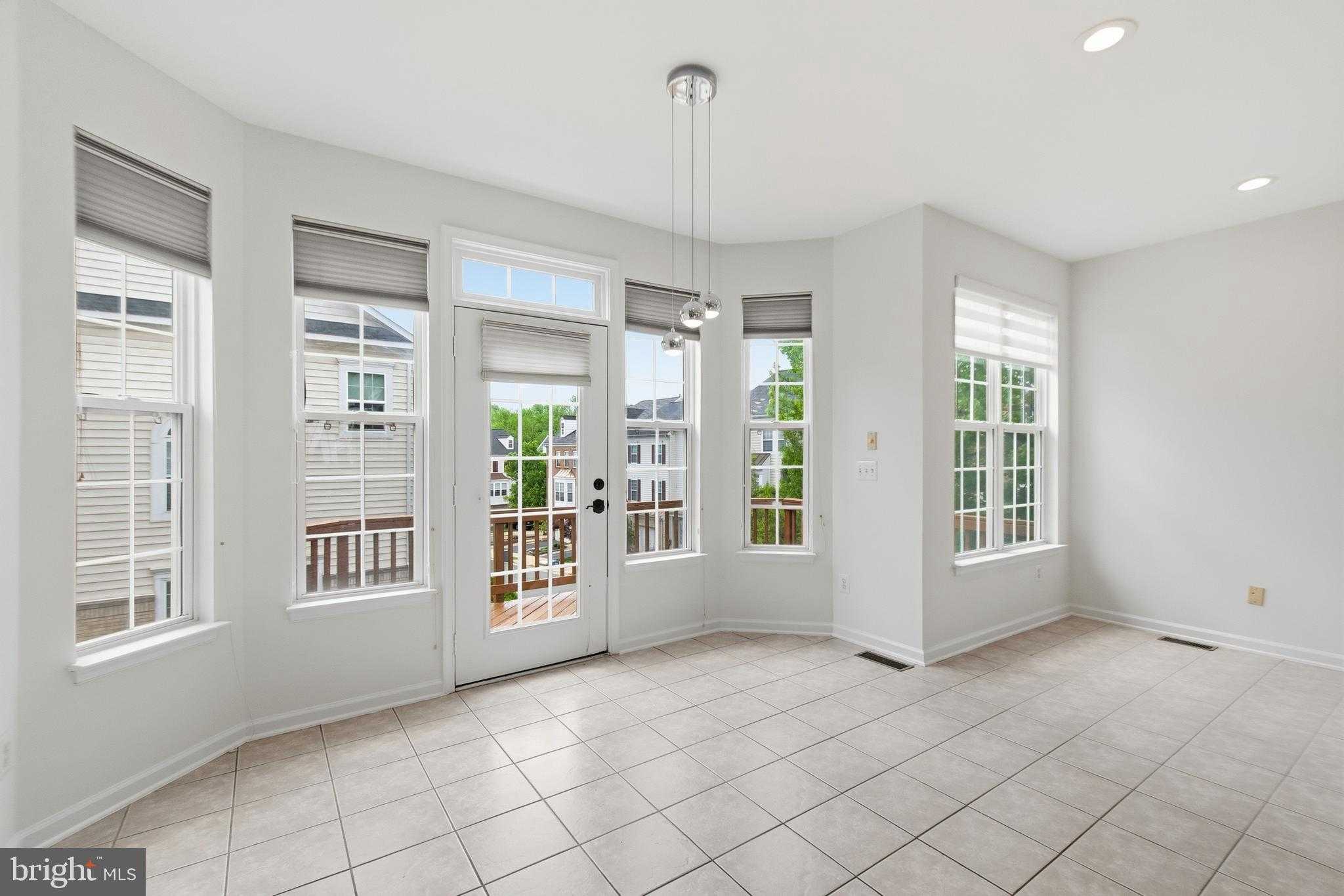 7819 Locust Leaf Ln photo 17