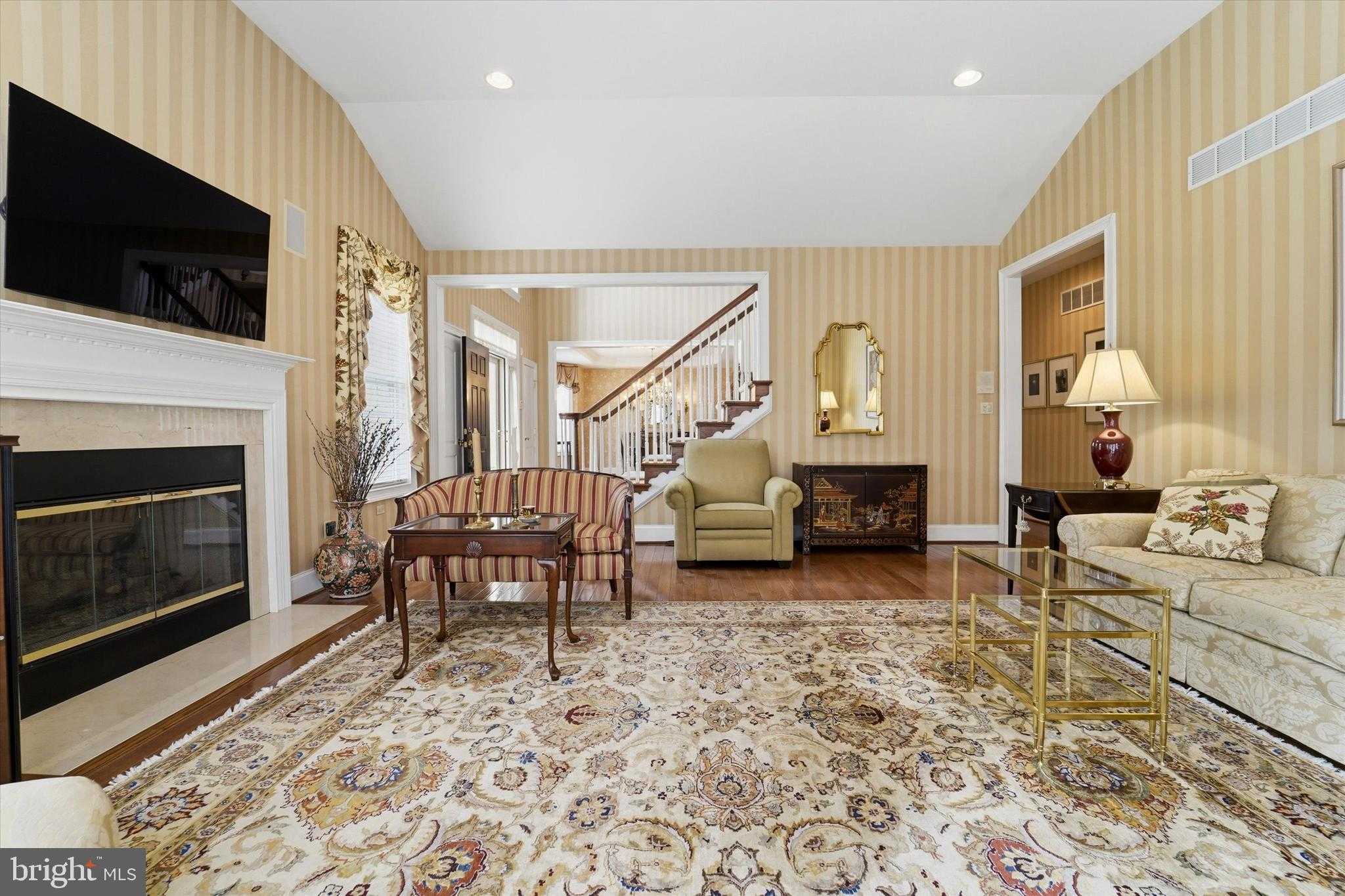 590 Farmdale Cir photo 10