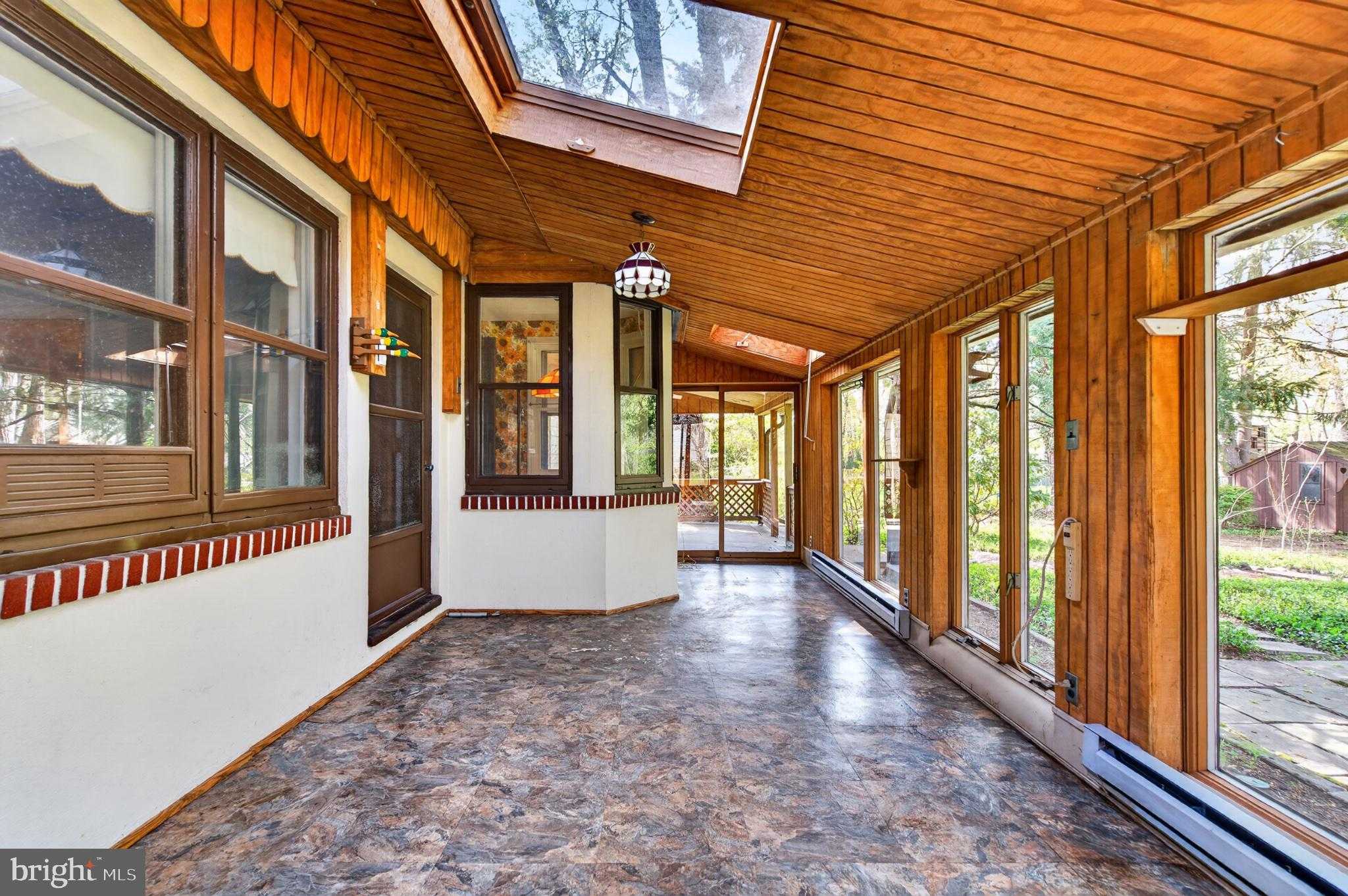 10 Pennsylvania Ave photo 19