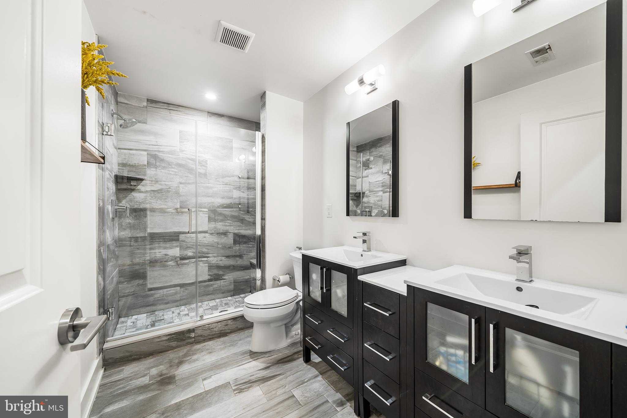 1517 Brown St Apt 1 photo 23