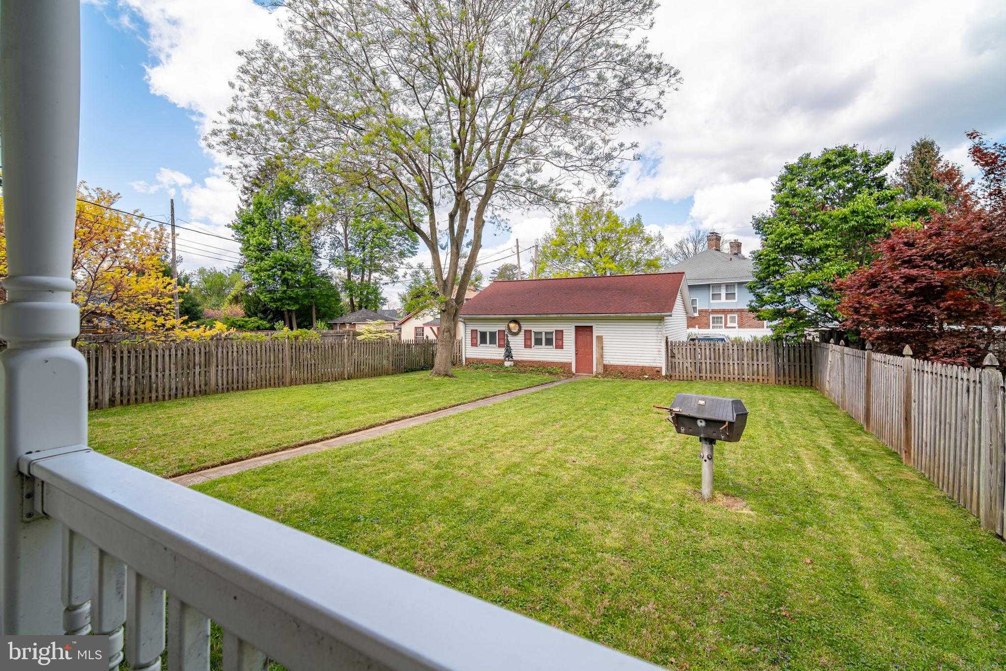 155 E Springettsbury Ave photo 5