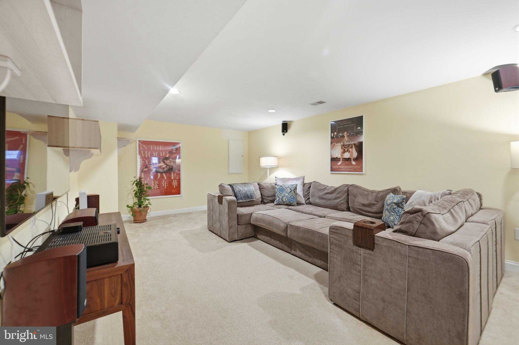 2235 Military Rd photo 23