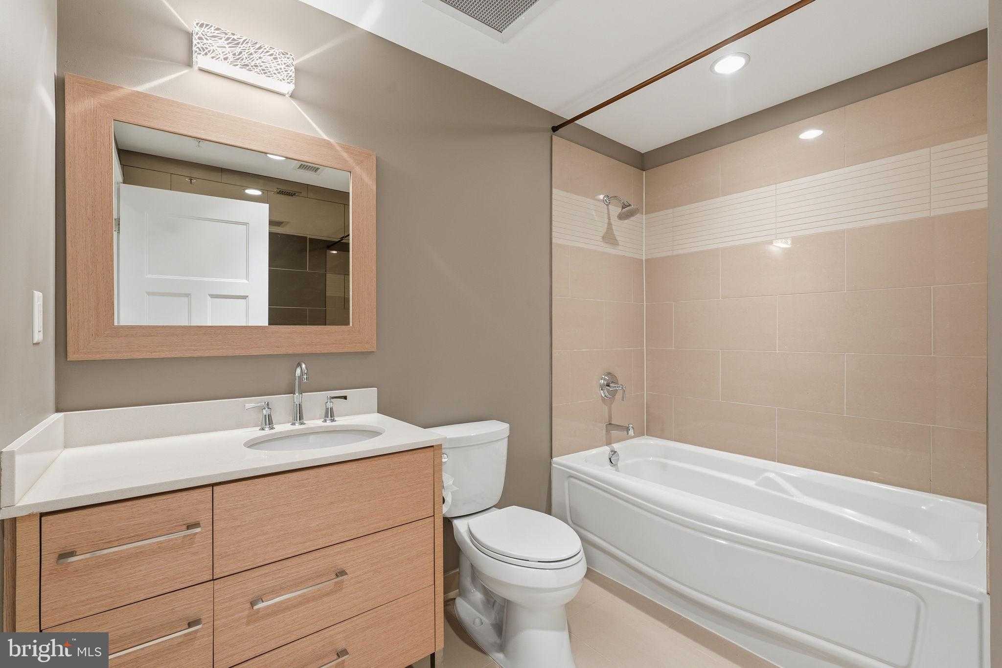 1610 N Queen St # 241 photo 31