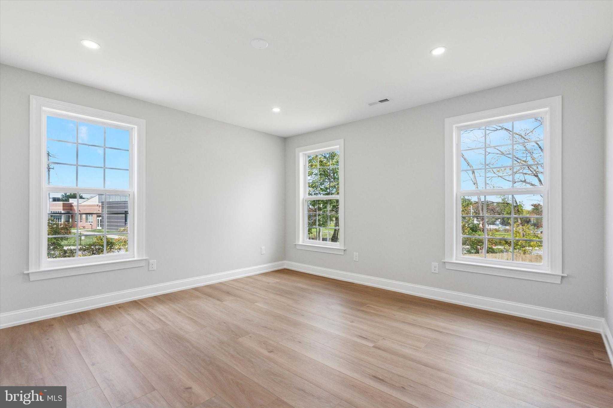 896 Conestoga Rd photo 25