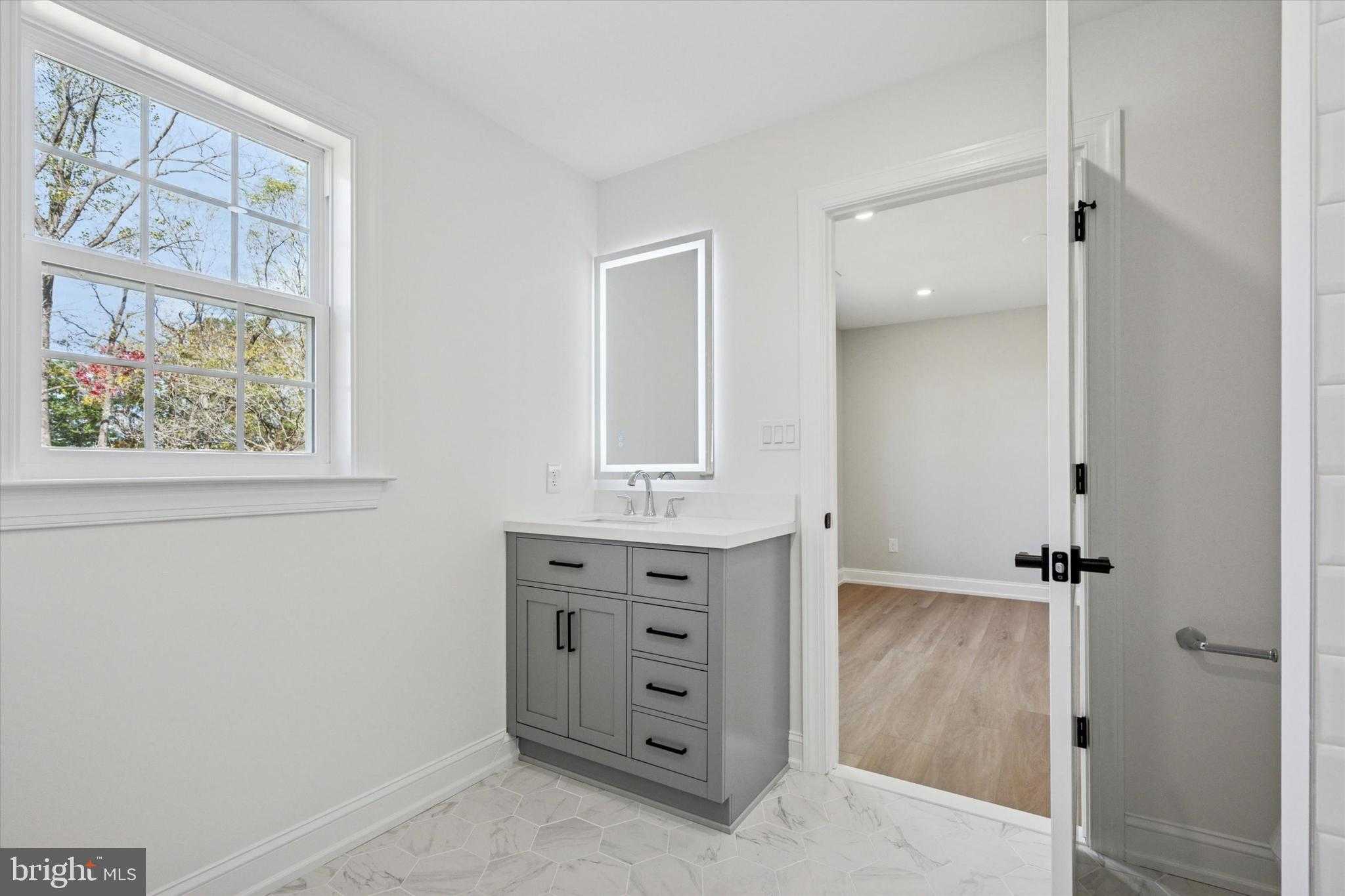 896 Conestoga Rd photo 26