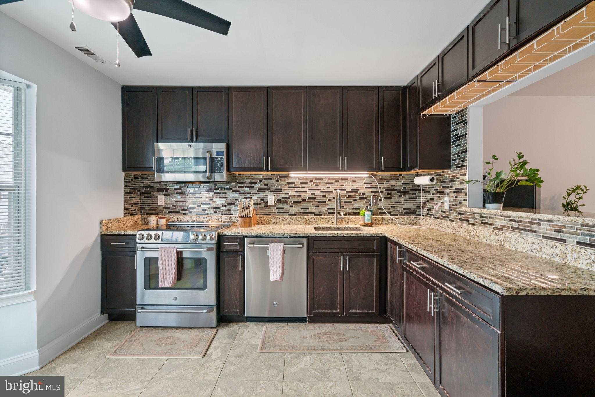 8504 Southlawn CT photo 6