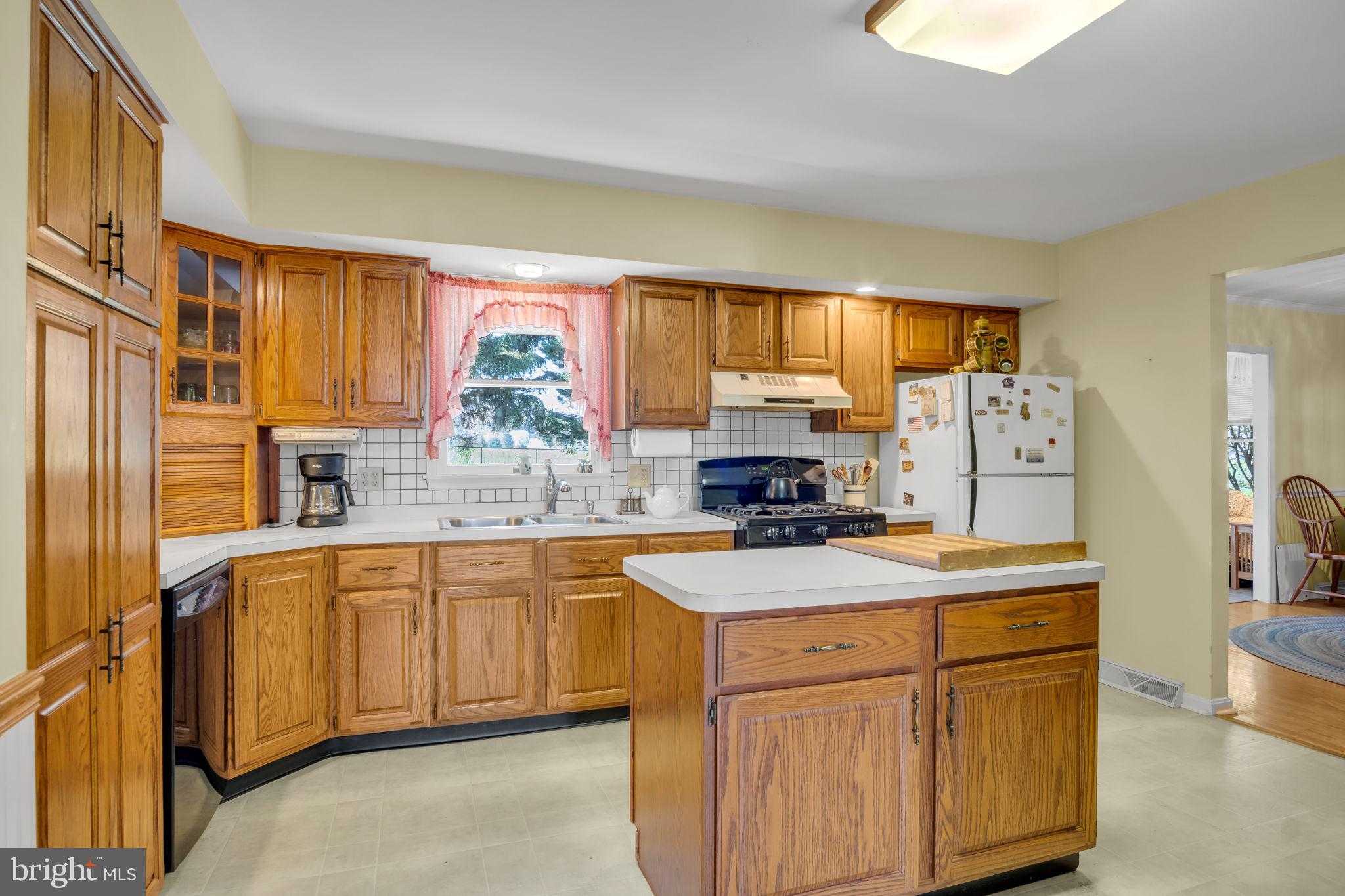104 Ian Dr photo 12