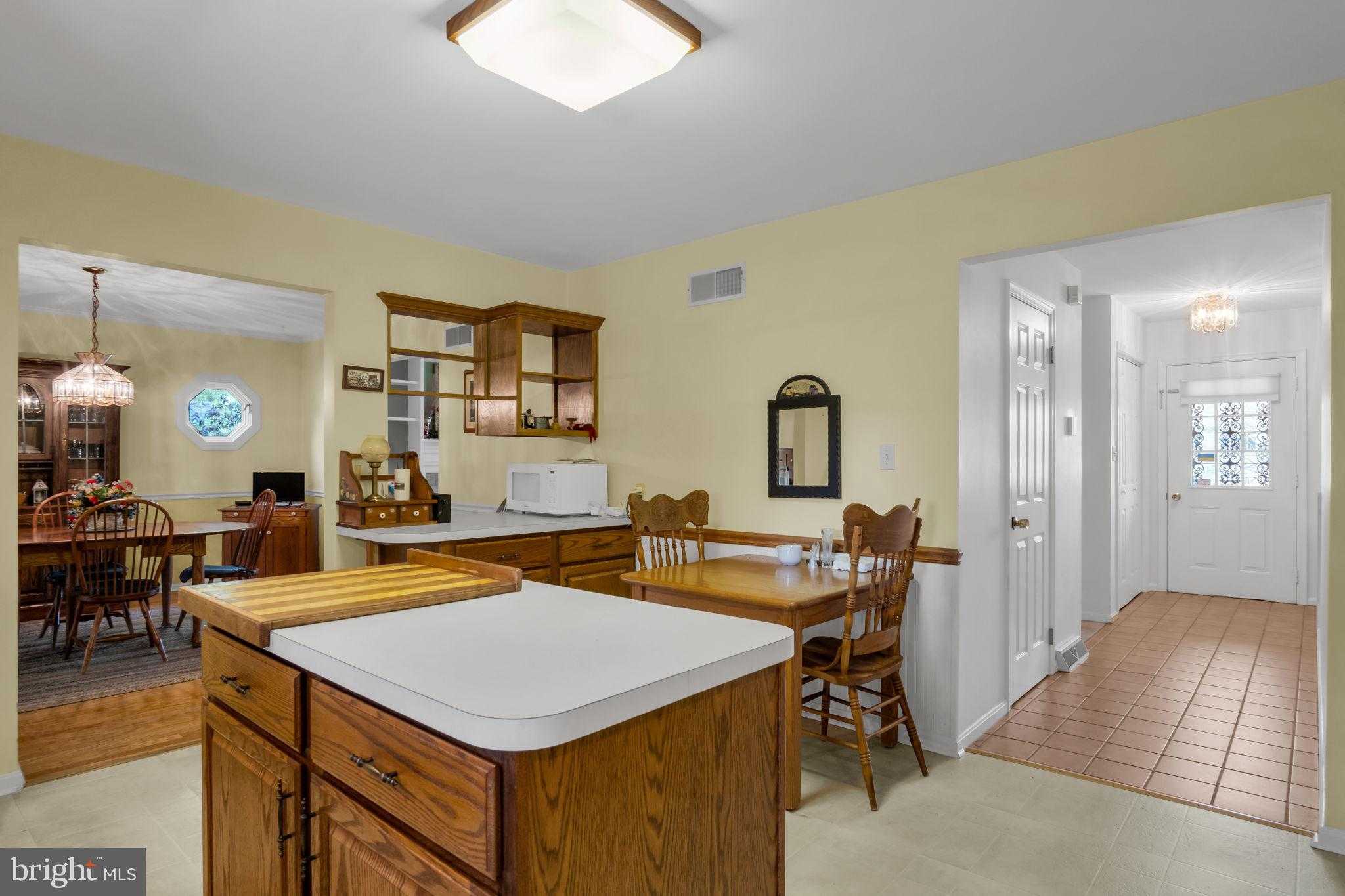 104 Ian Dr photo 13