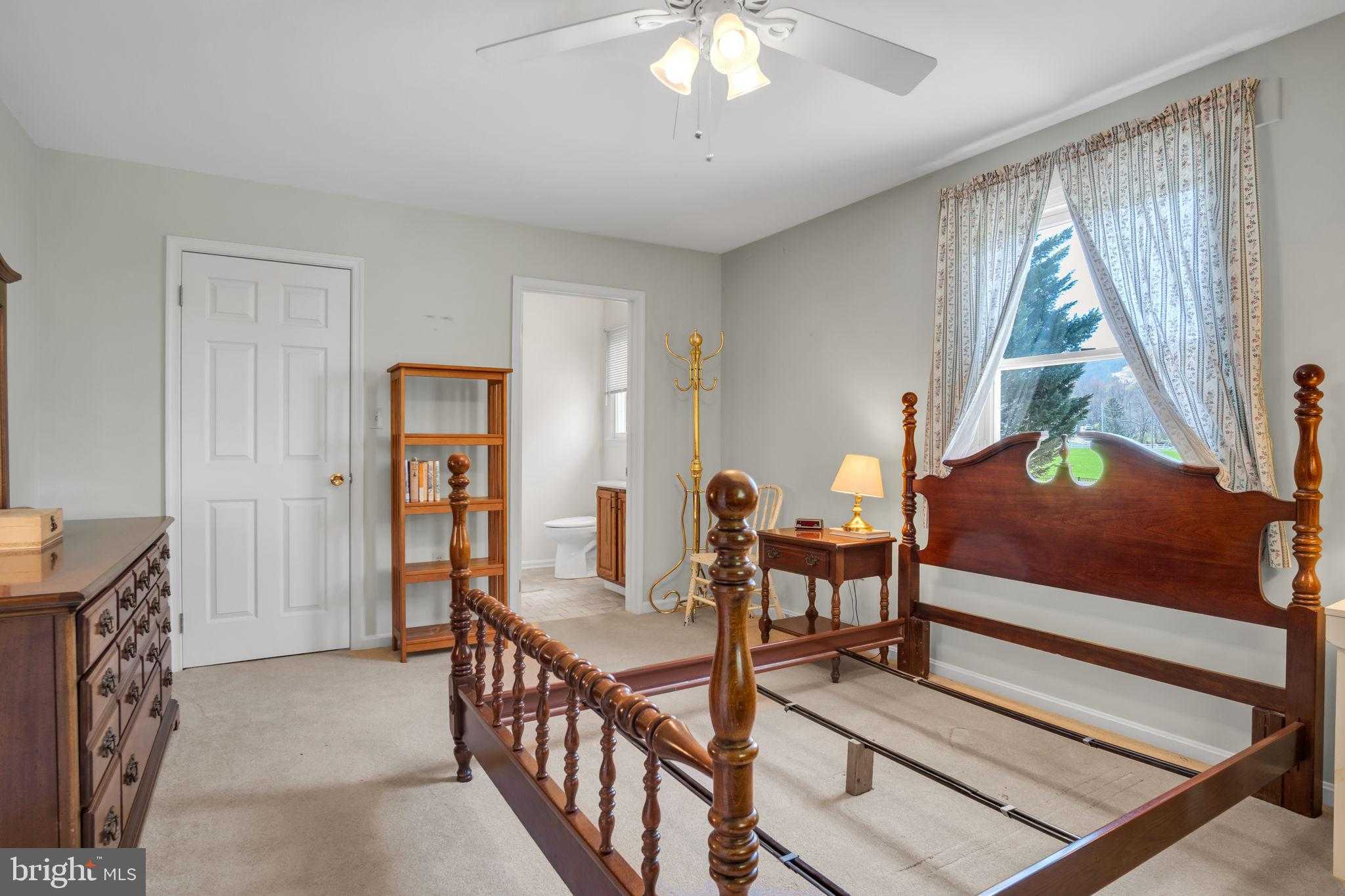 104 Ian Dr photo 21