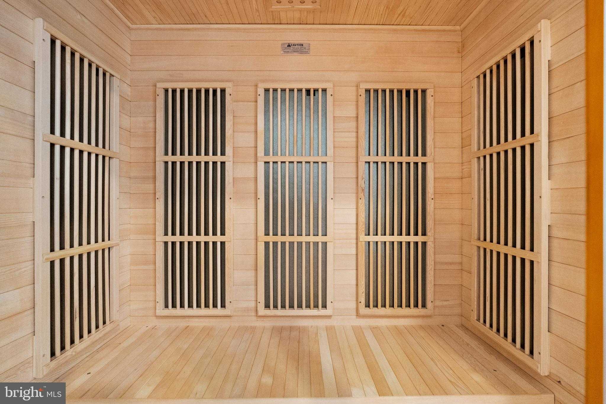 9112 Riverside Dr photo 32