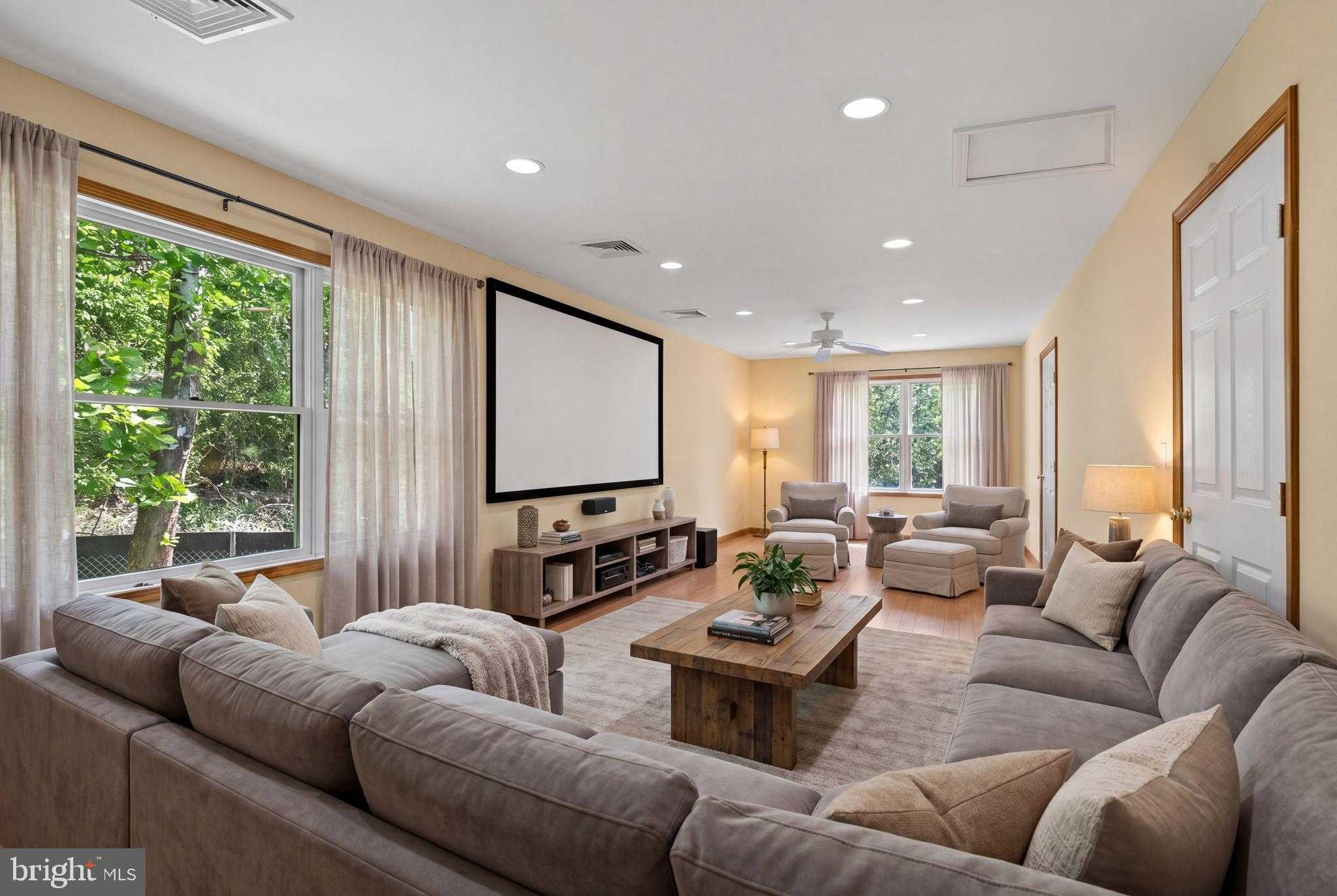 9112 Riverside Dr photo 52