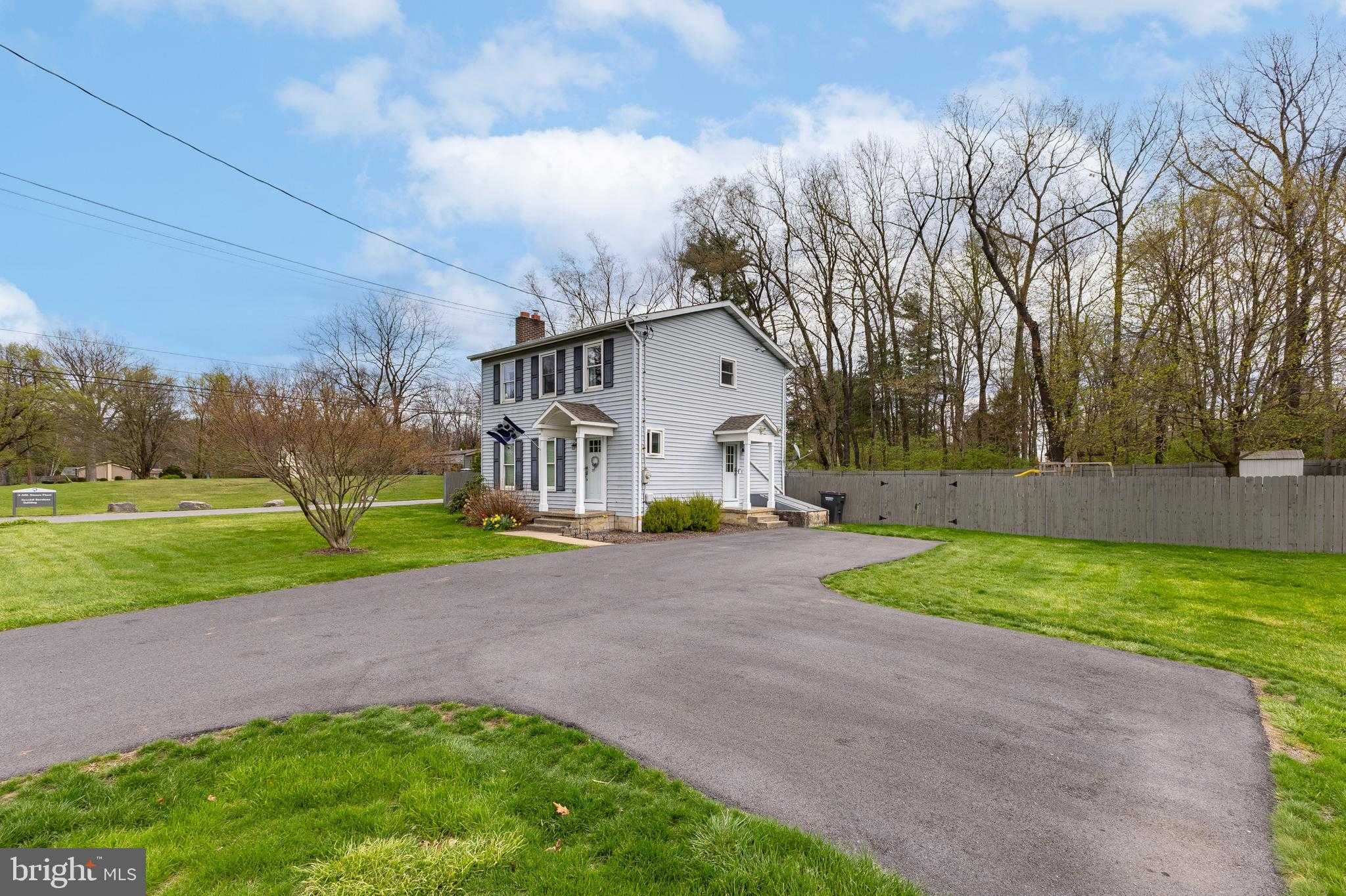 1111 Fox Hill Rd photo 3