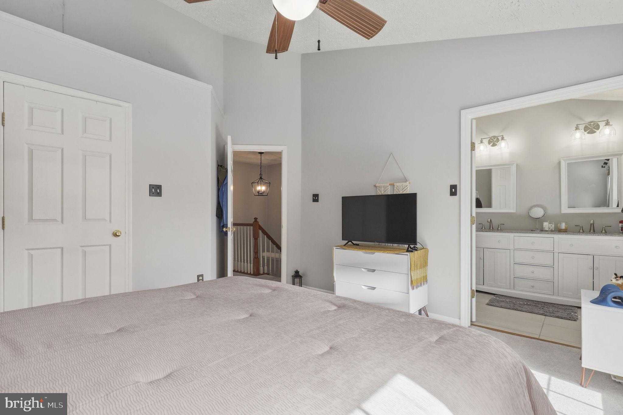 18639 Clovercrest Cir photo 10