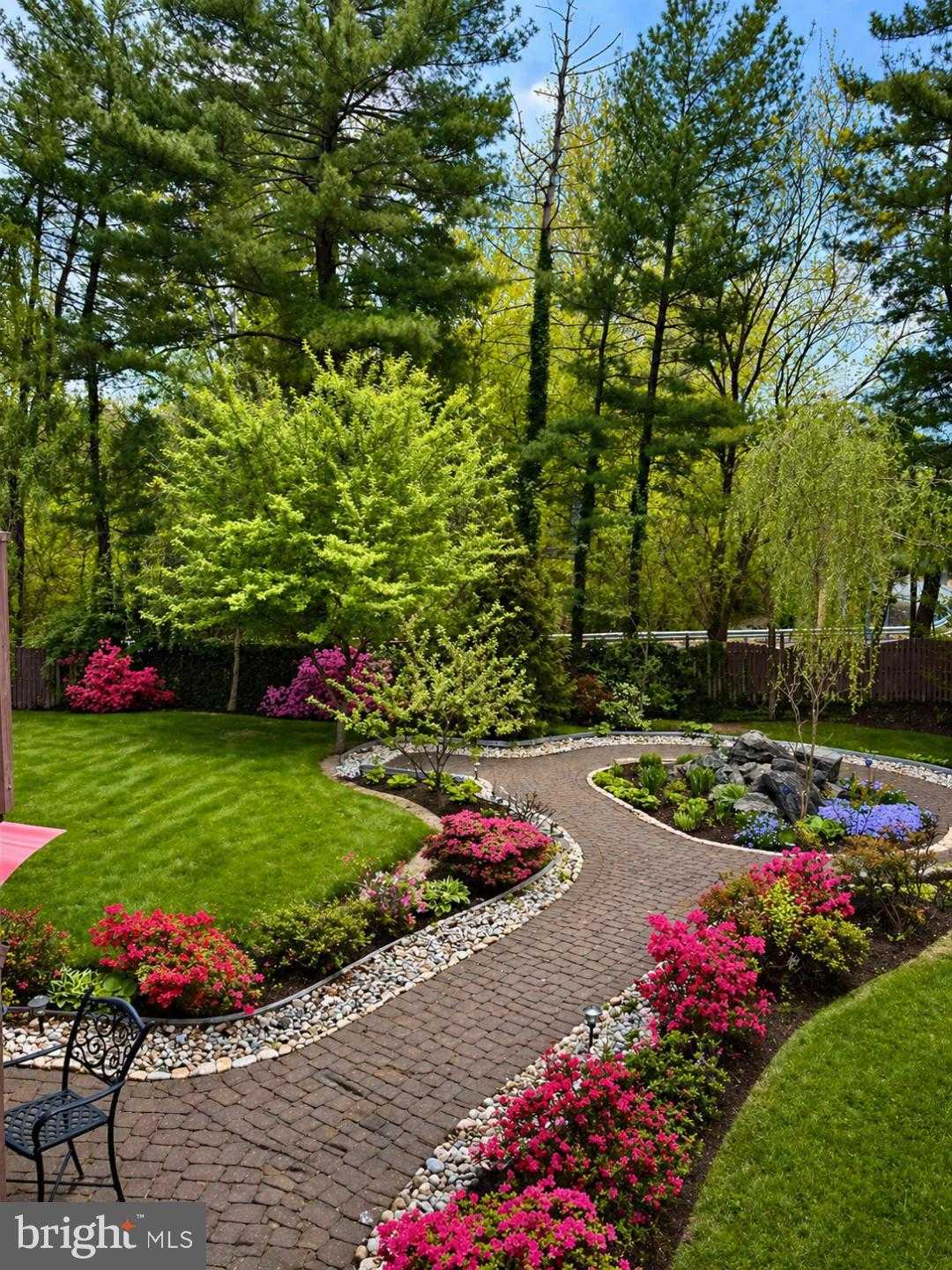 1301 Bobarn Dr photo 3