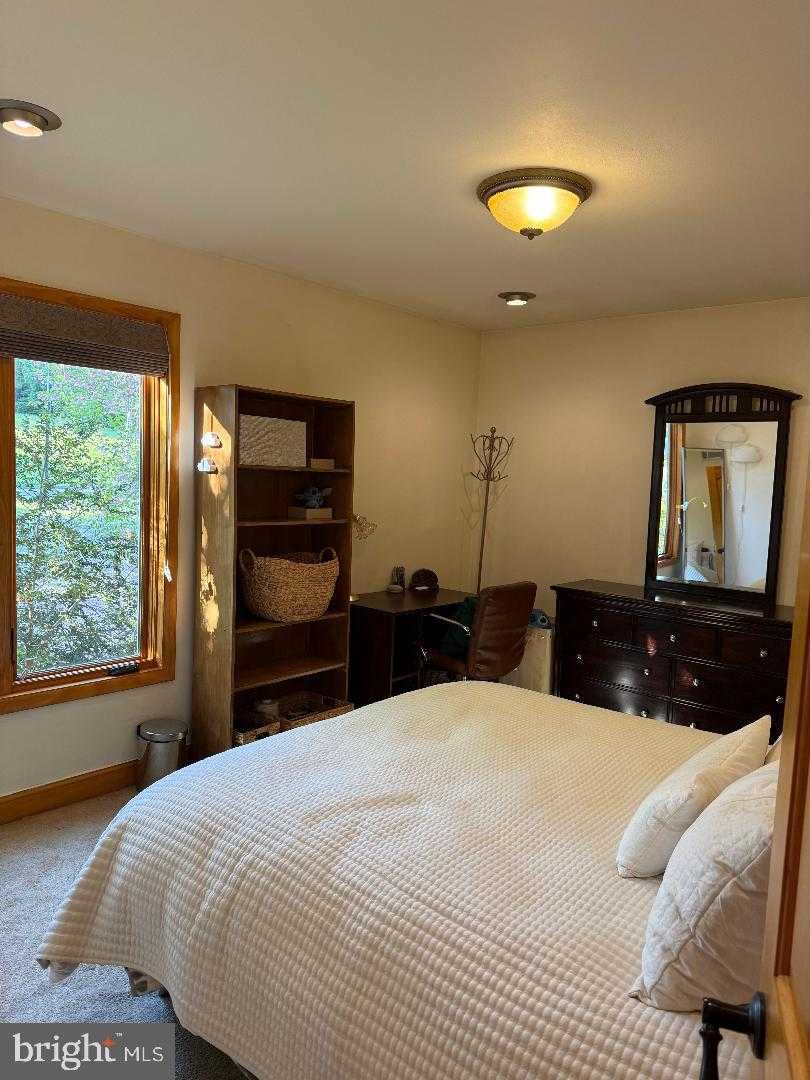 1301 Bobarn Dr photo 33