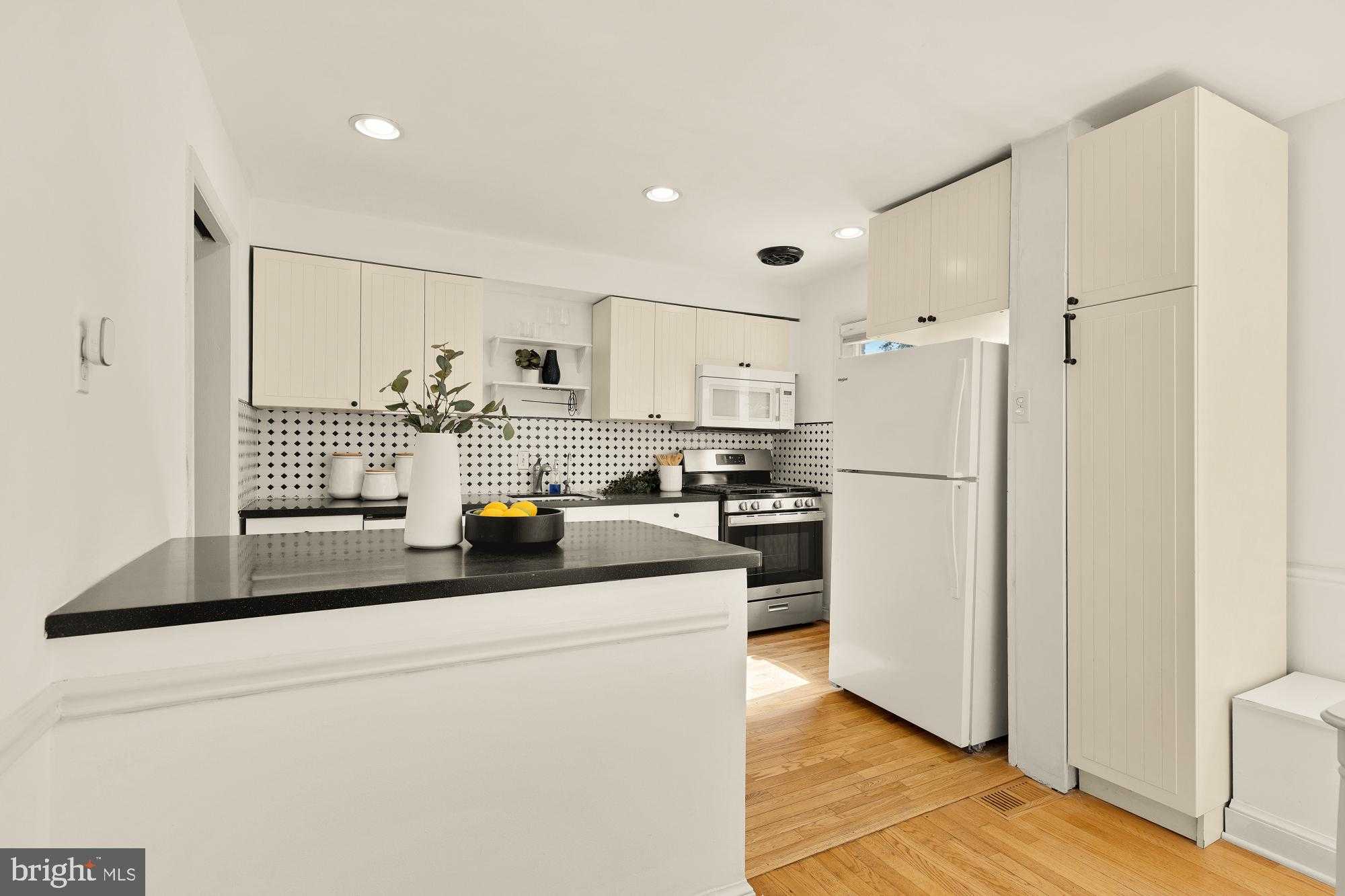 3111 63rd Pl photo 12