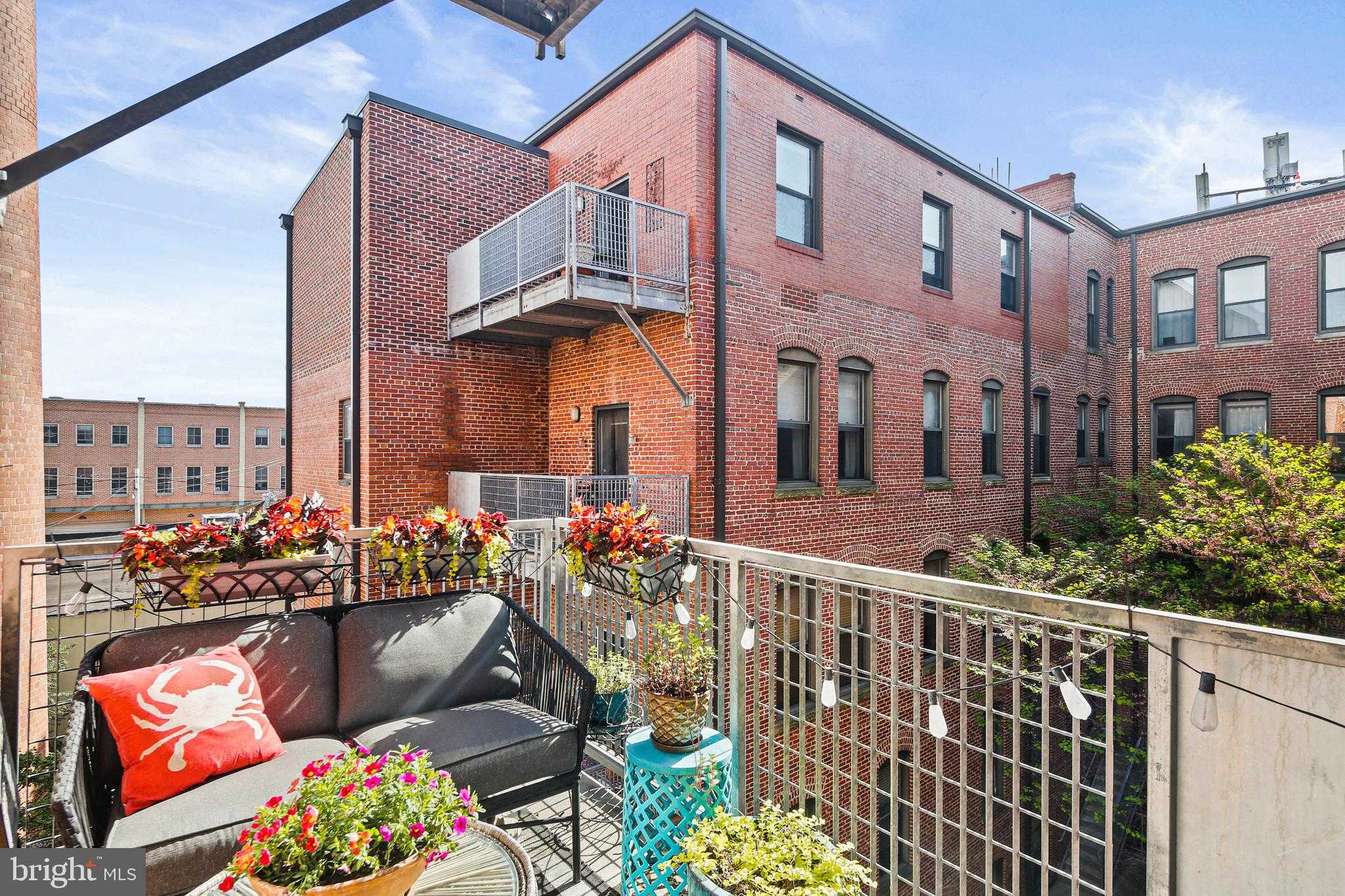 1211 Light St Apt 308 photo 17