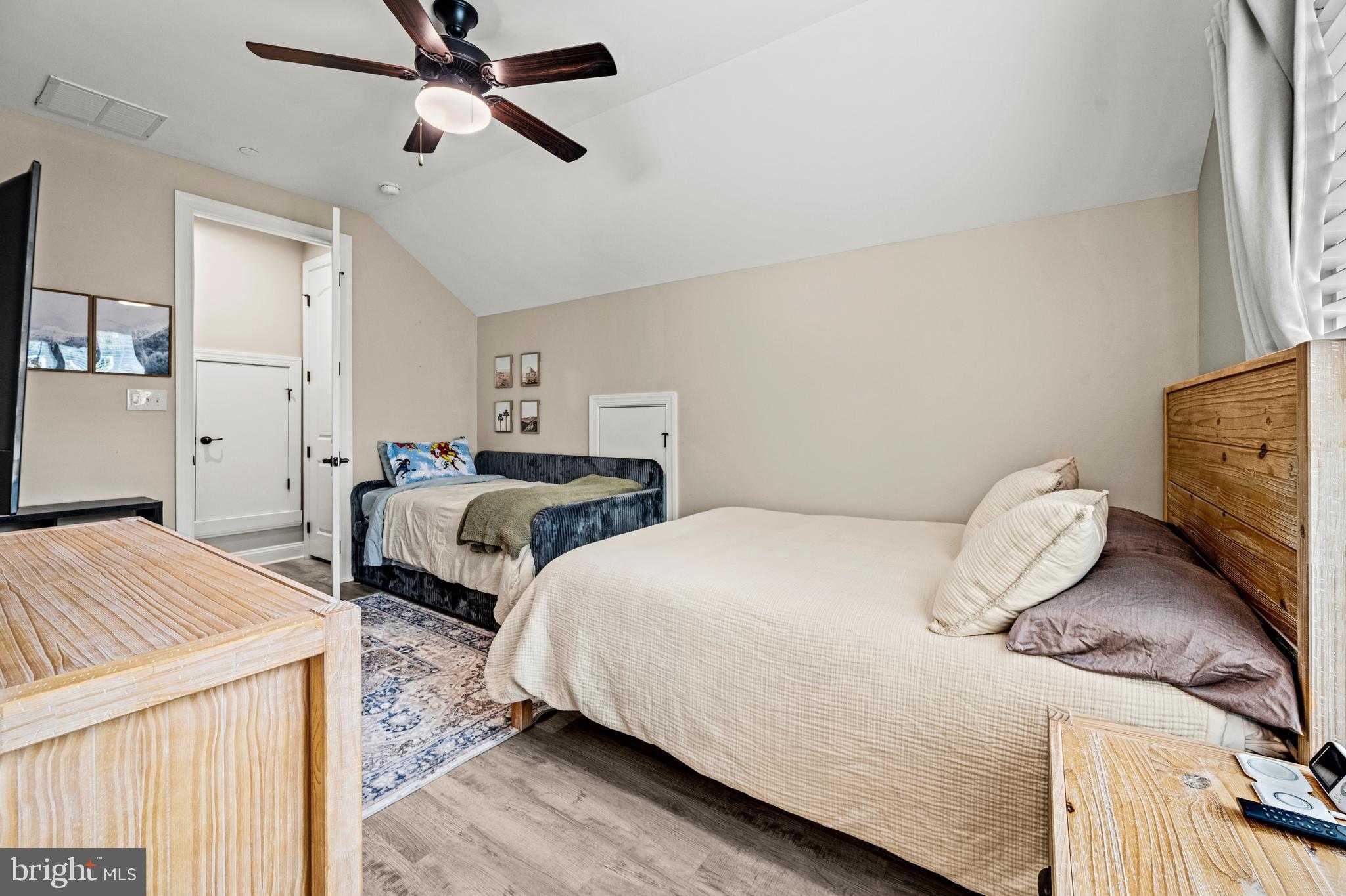 11759 Maid At Arms Ln photo 28