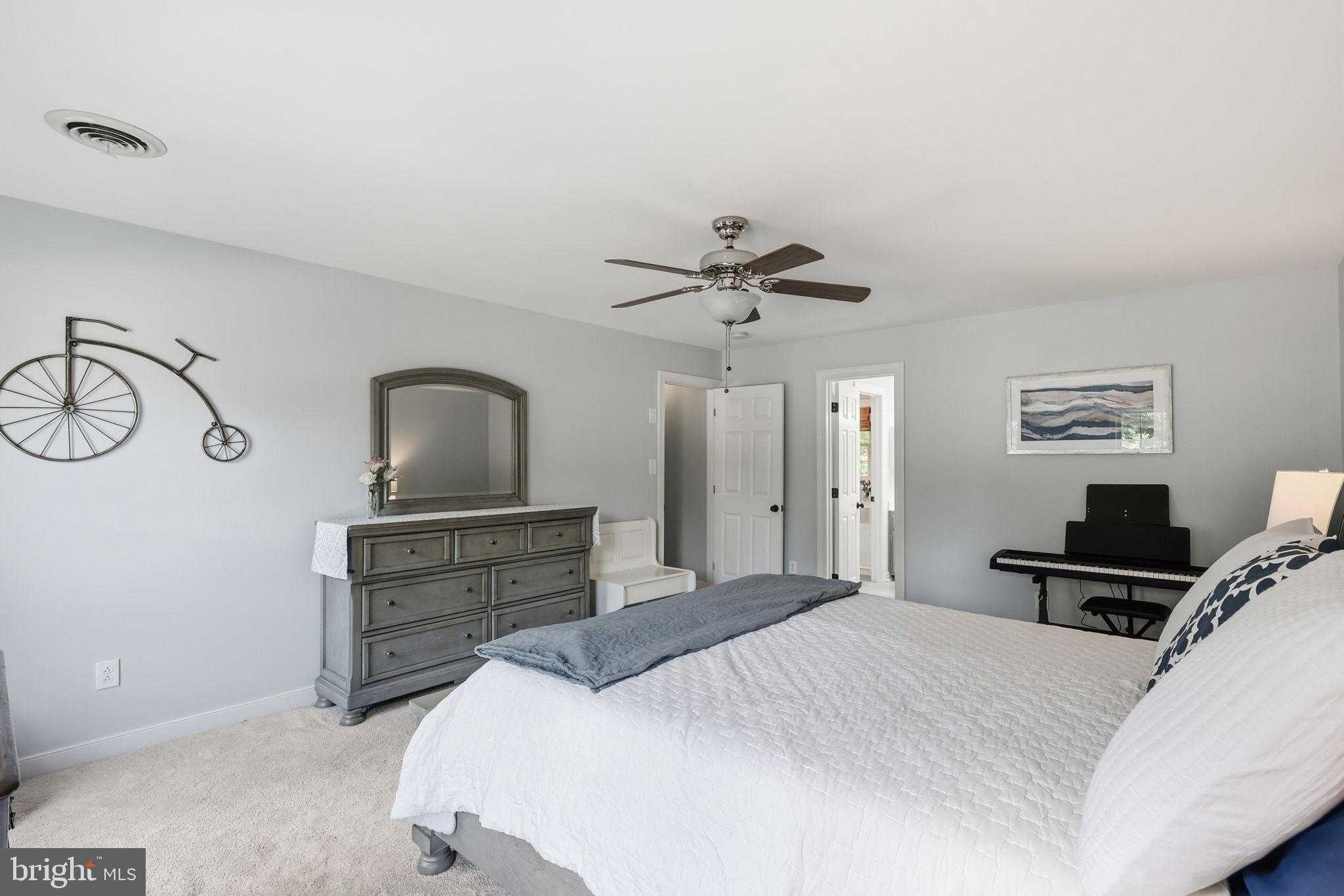 11305 Edgewood Farm CT photo 16