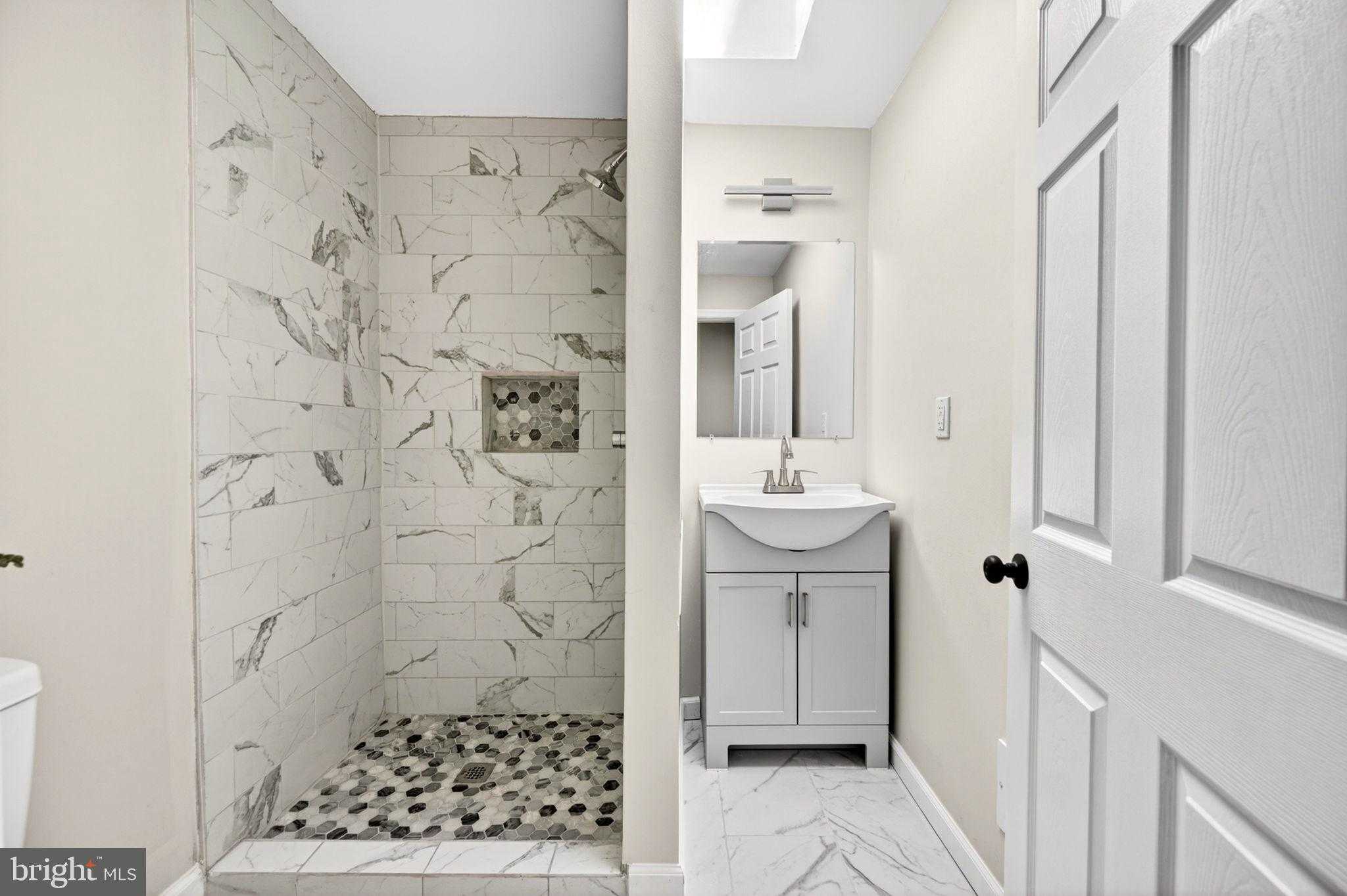 1419 Weldon Pl N photo 18