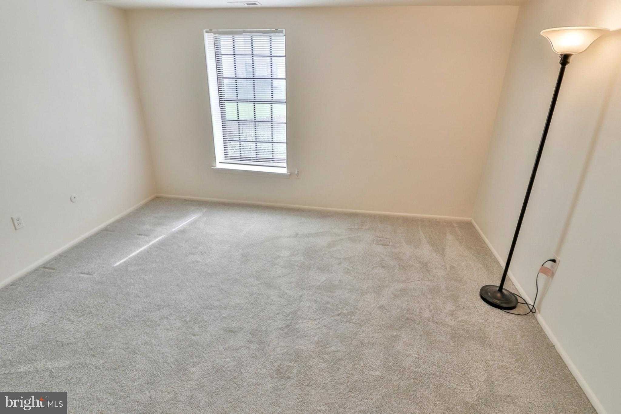 32 Valleybrook Dr photo 12