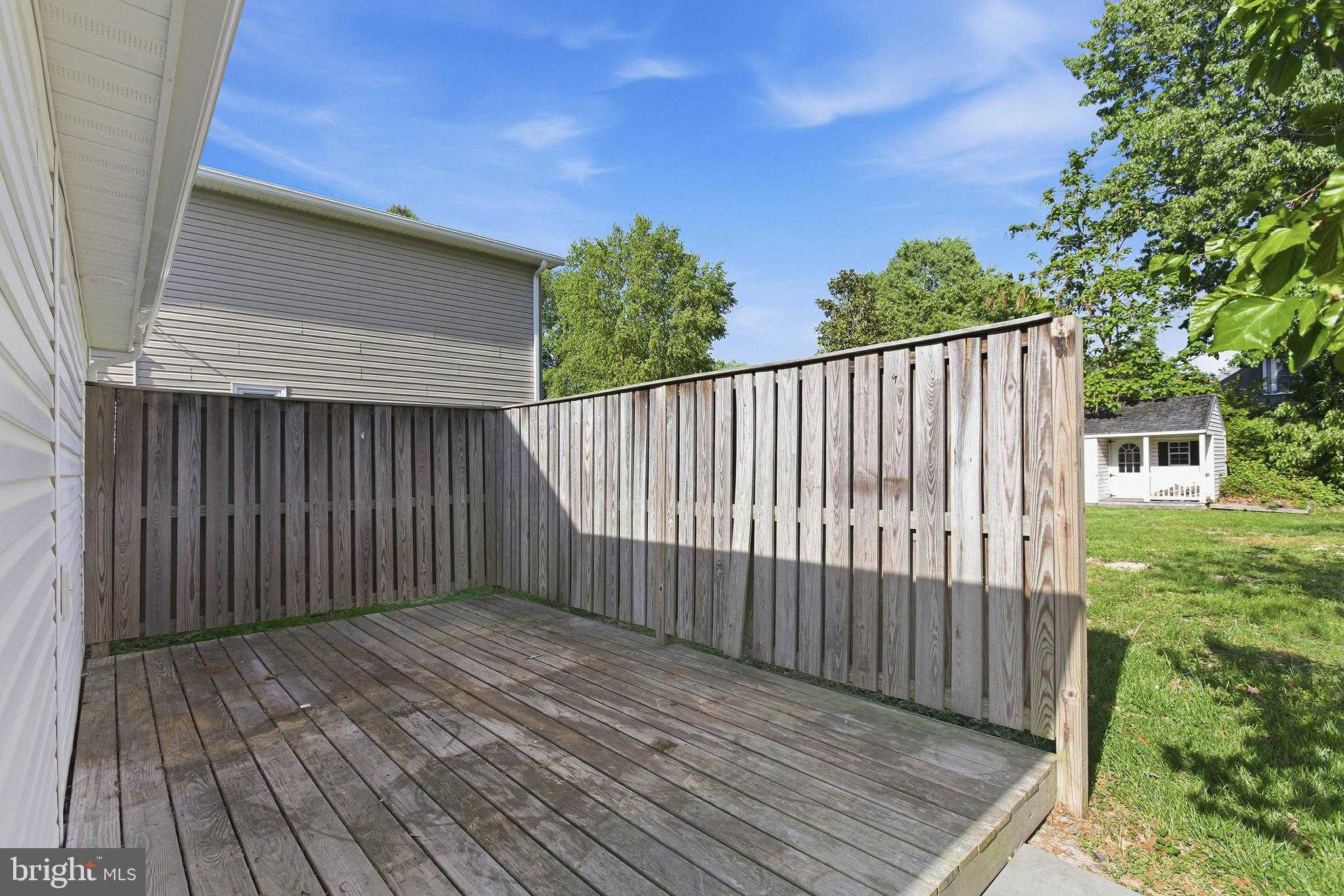 212 Bancroft Ave photo 33