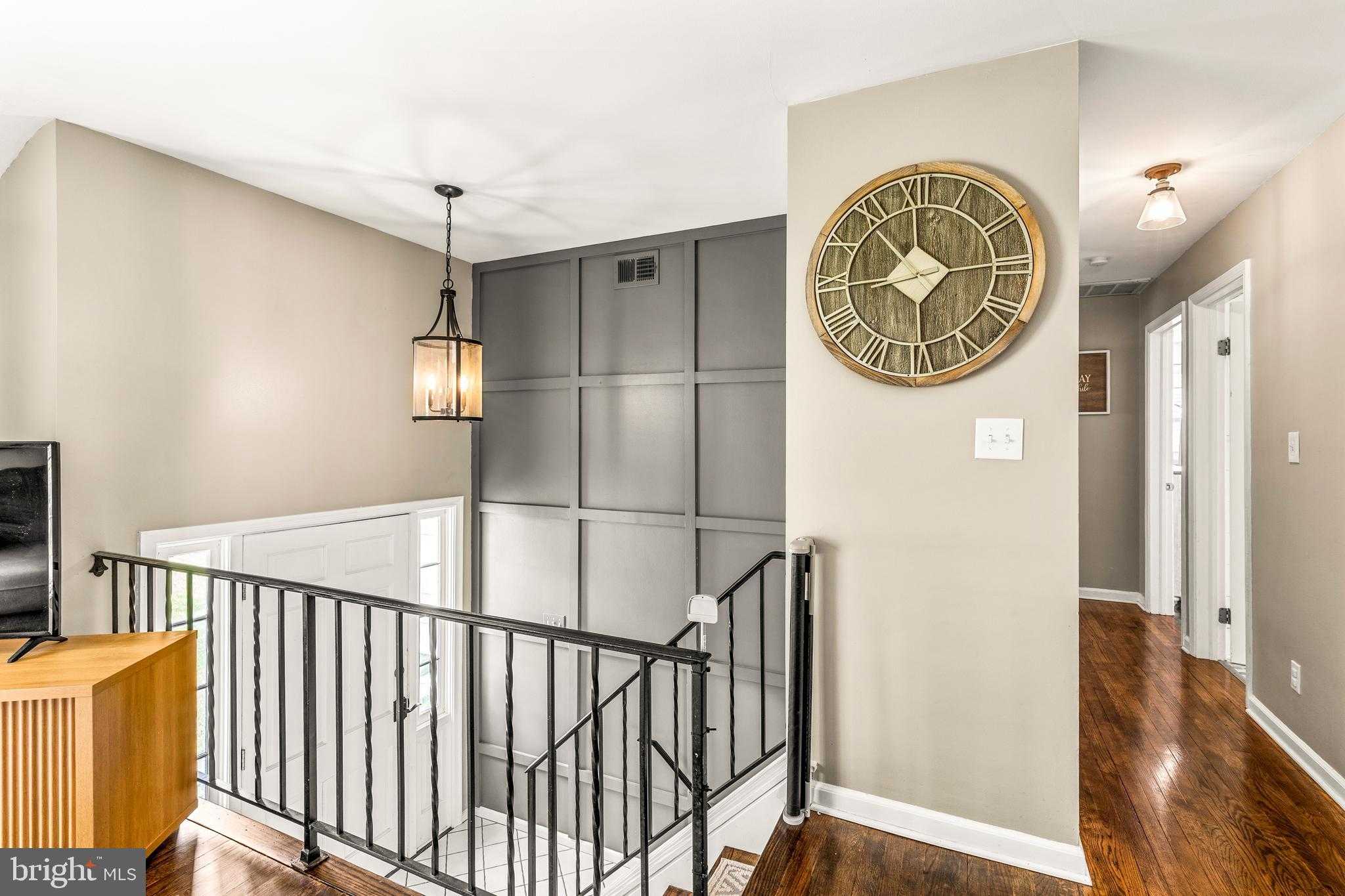 2604 Beechwood Rd photo 4