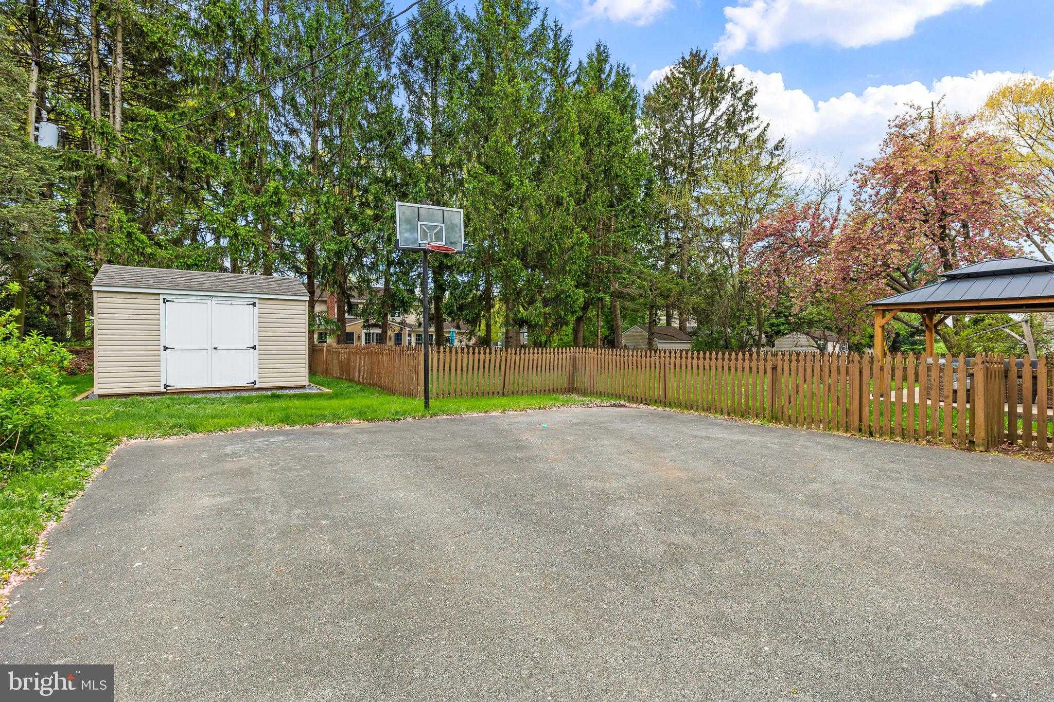 2604 Beechwood Rd photo 43