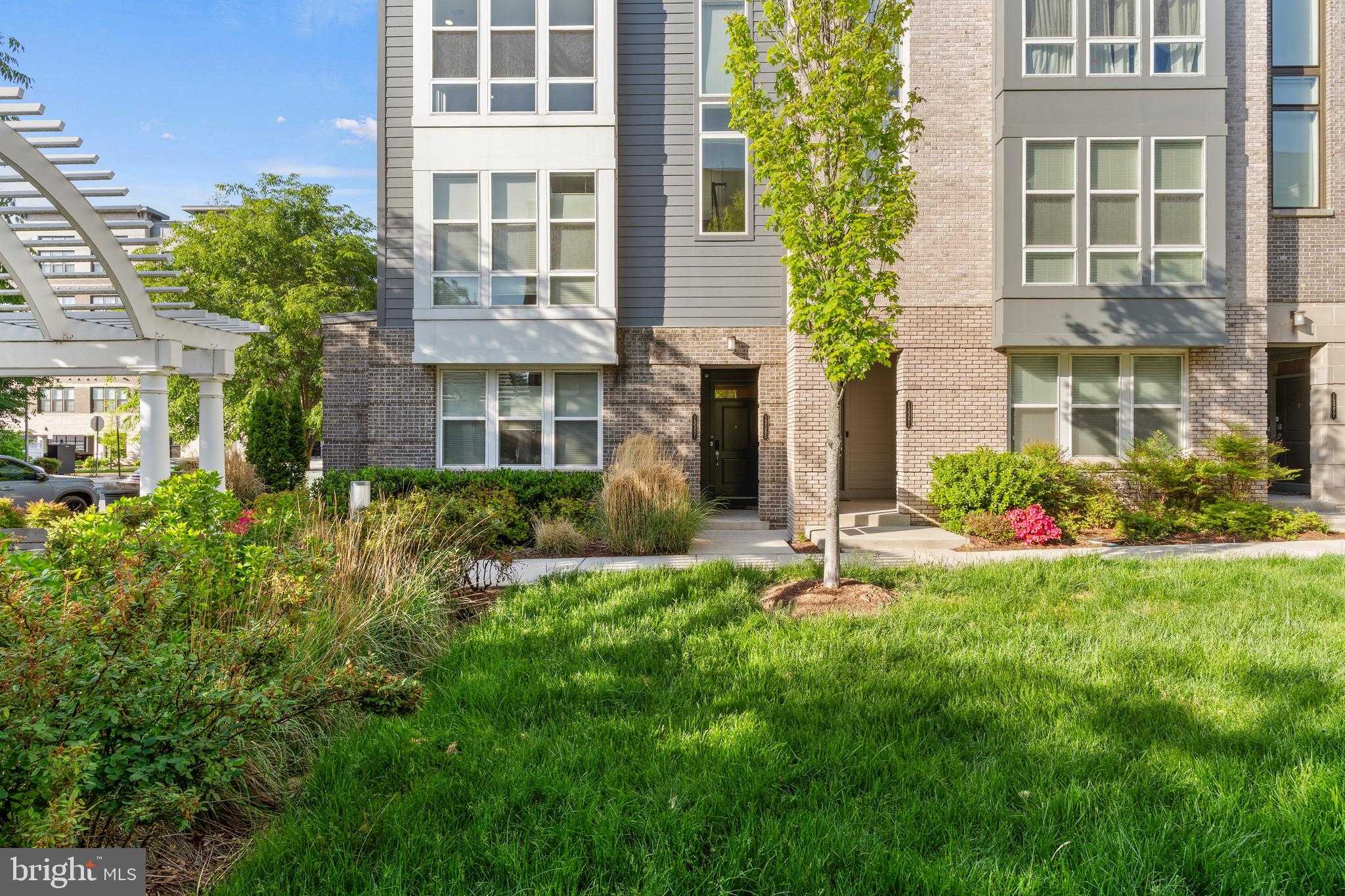 13385 Launders St, Herndon