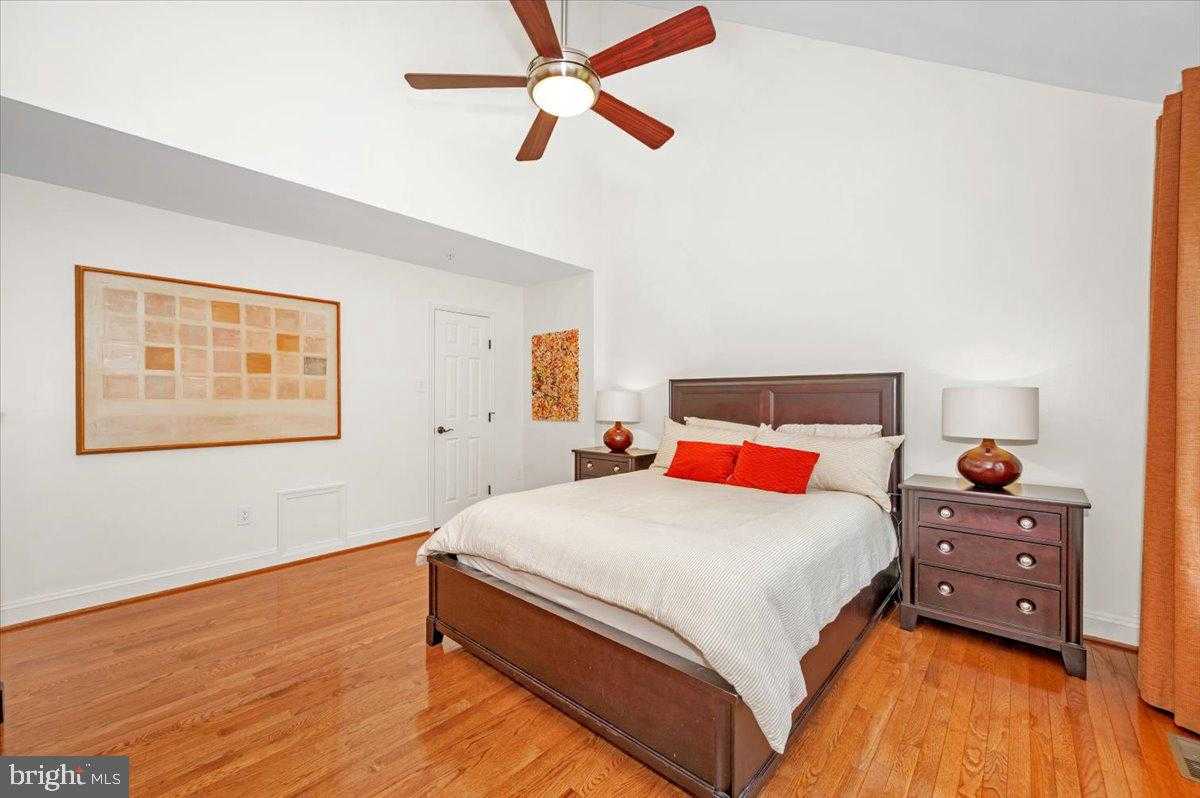 15829 Glacier CT photo 37