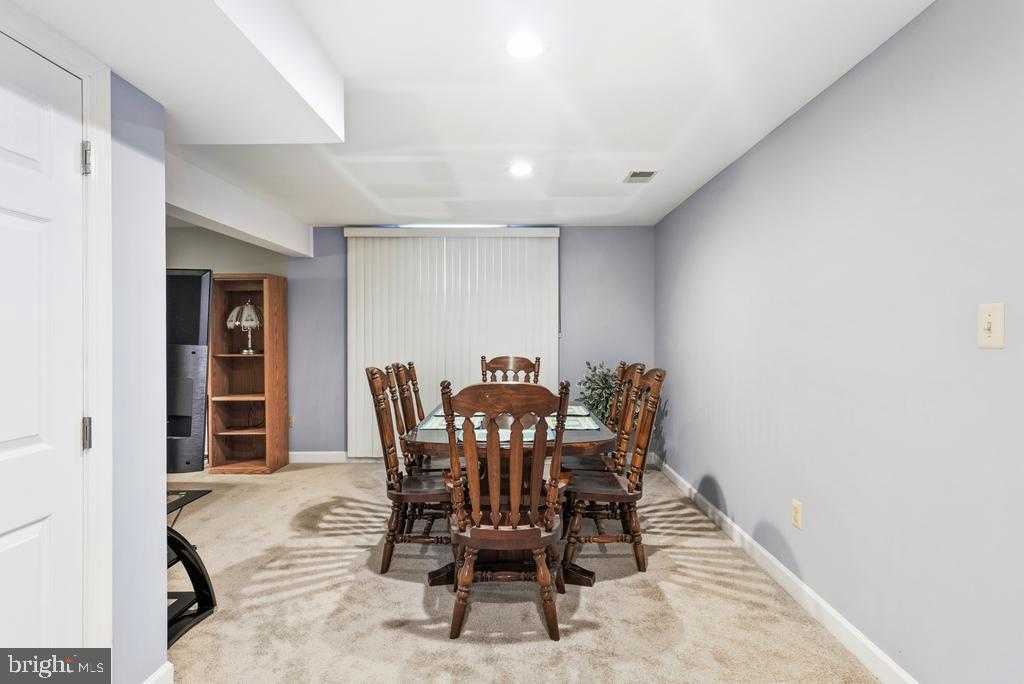 7604 Boxberry Ter photo 36