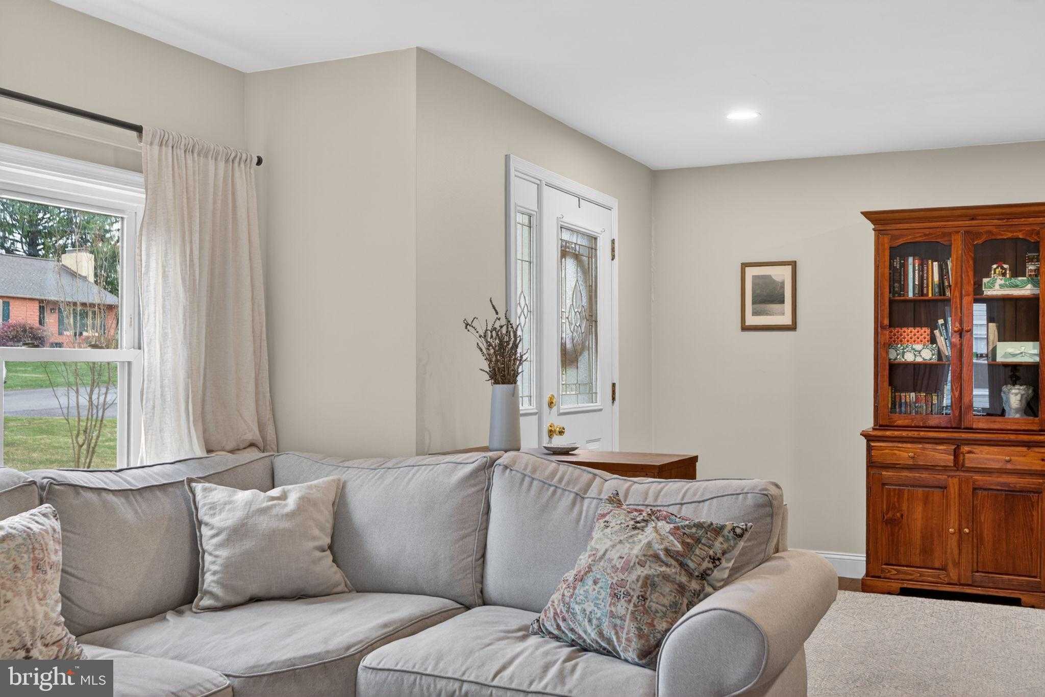 747 N Chubb Dr photo 28