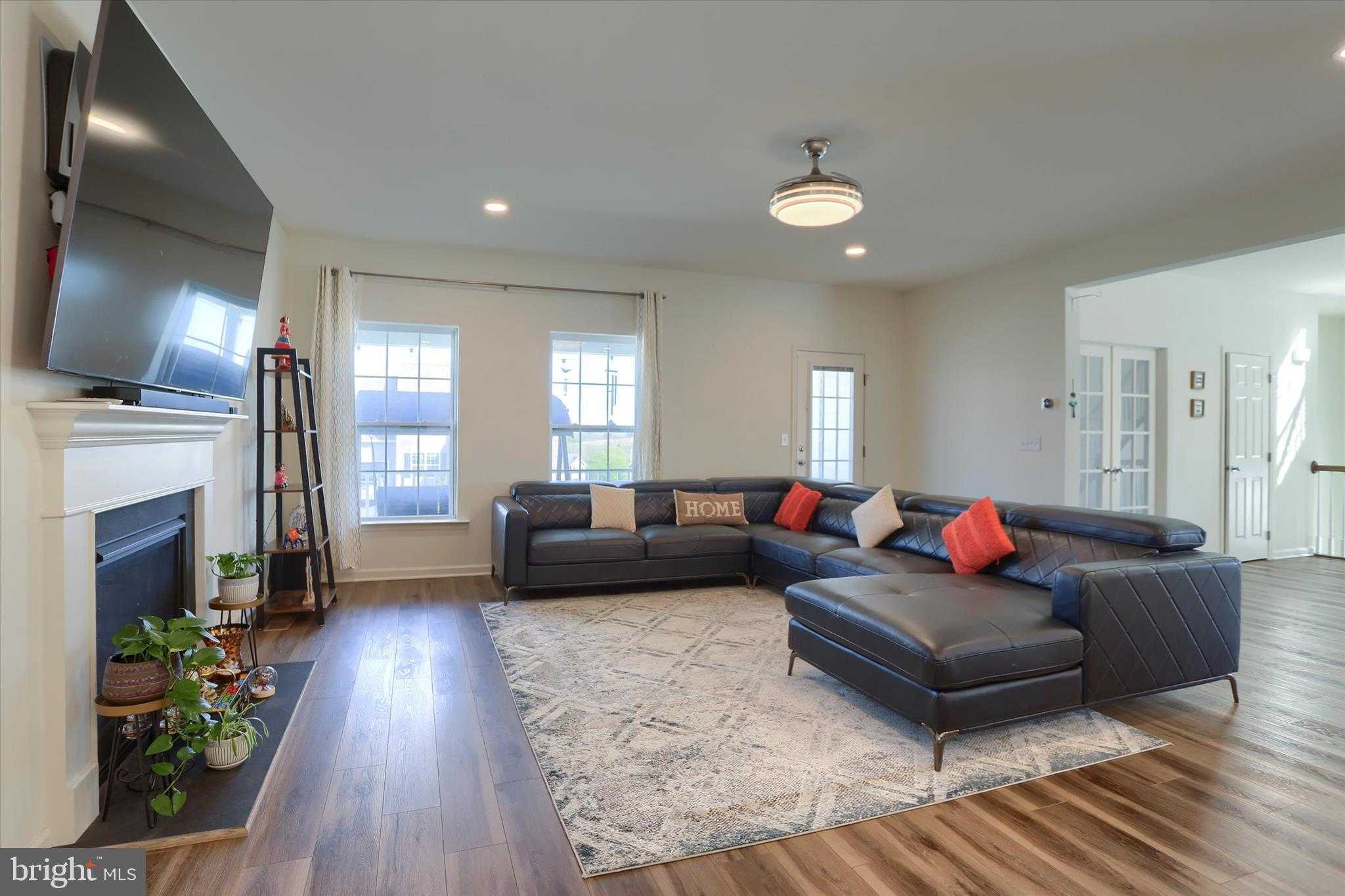 5044 Bellflower Dr photo 11