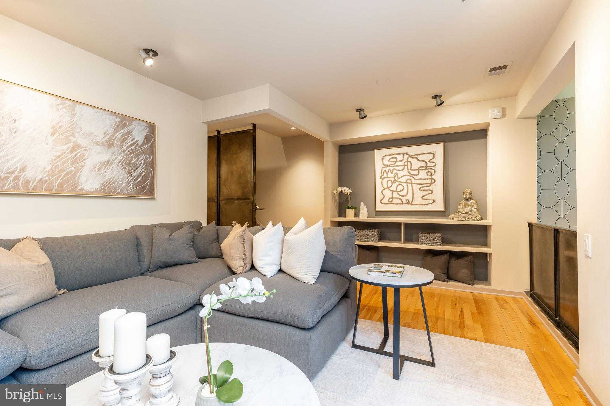 406 S 6th St photo 32