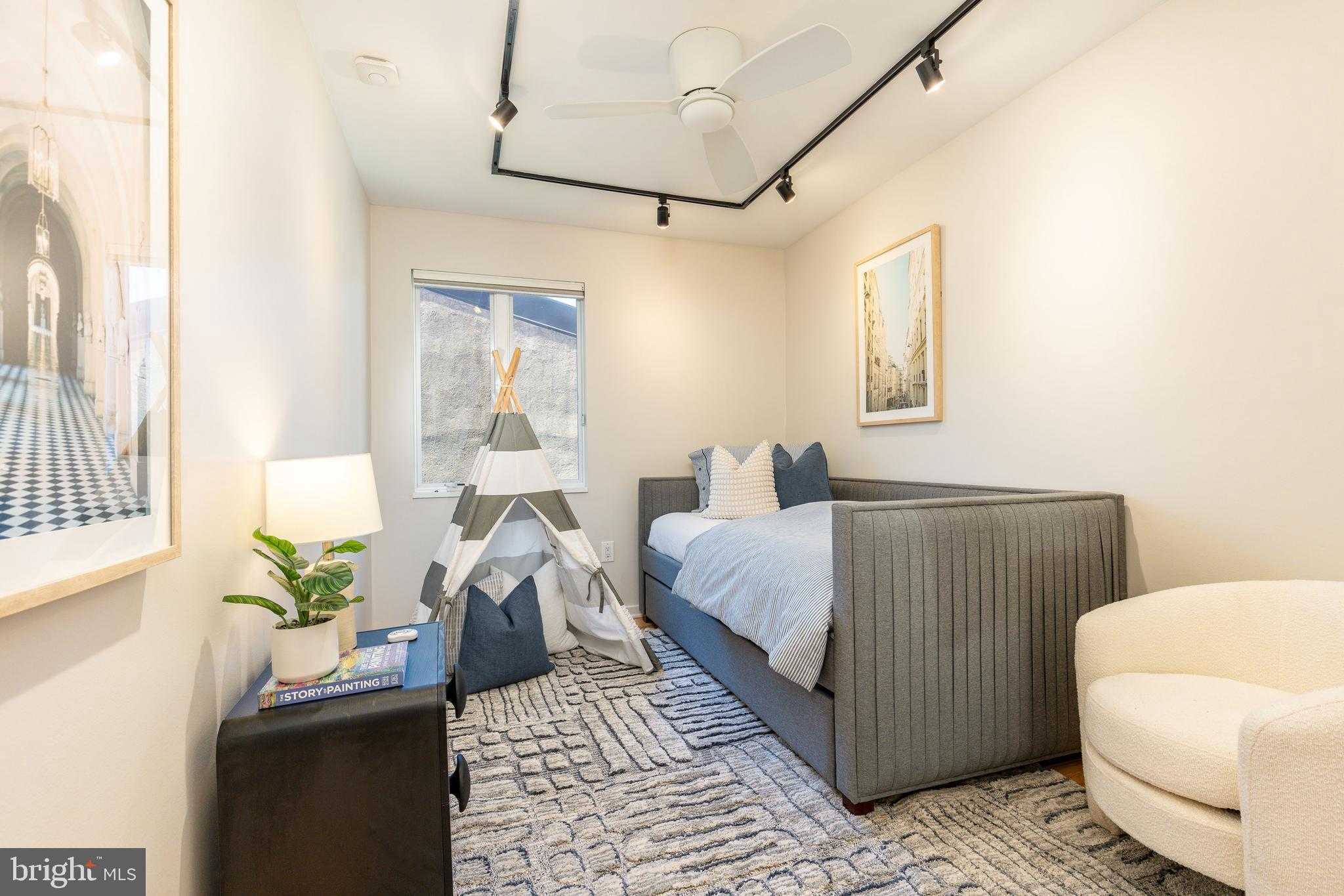 406 S 6th St photo 43