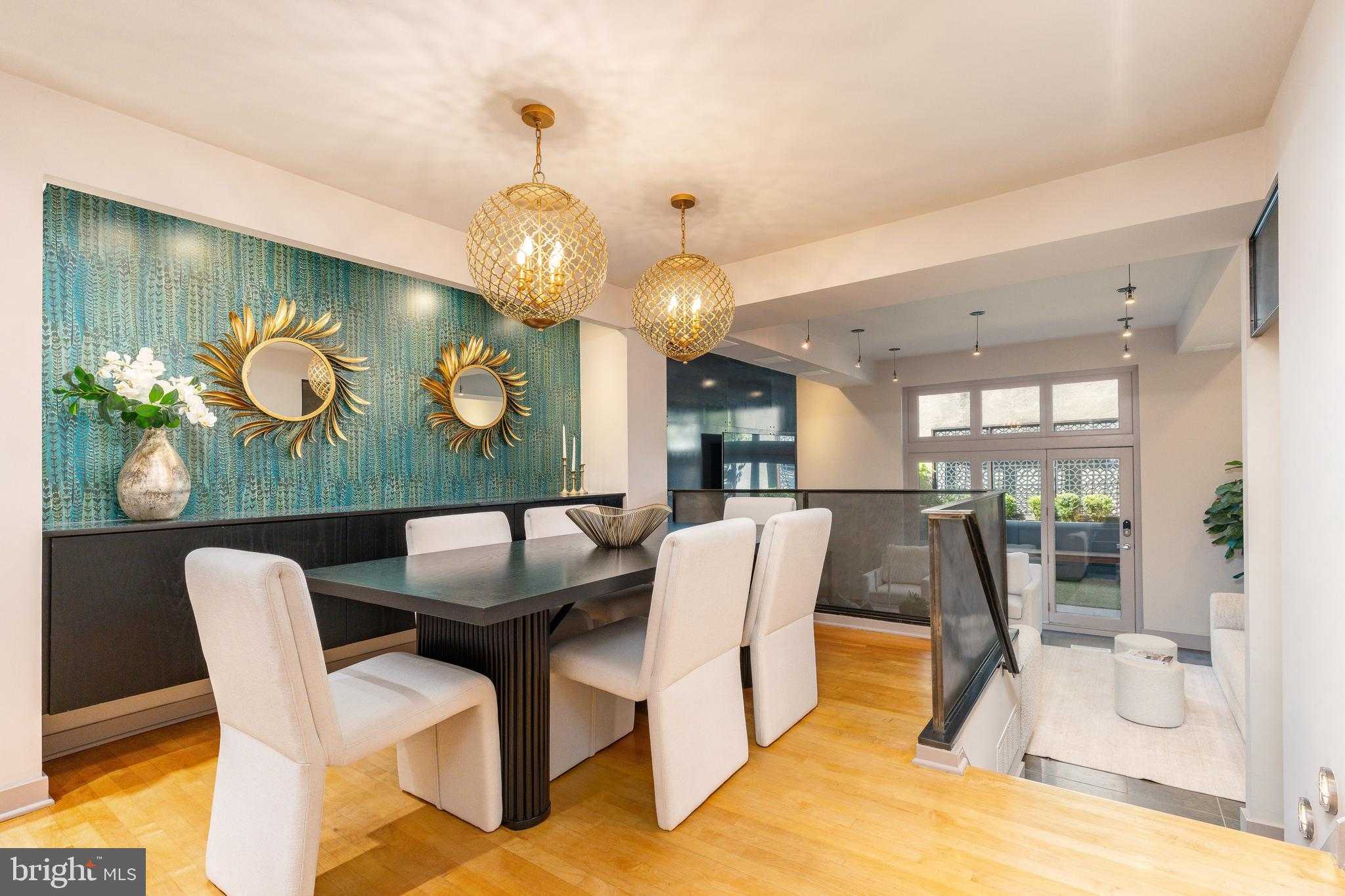 406 S 6th St photo 8