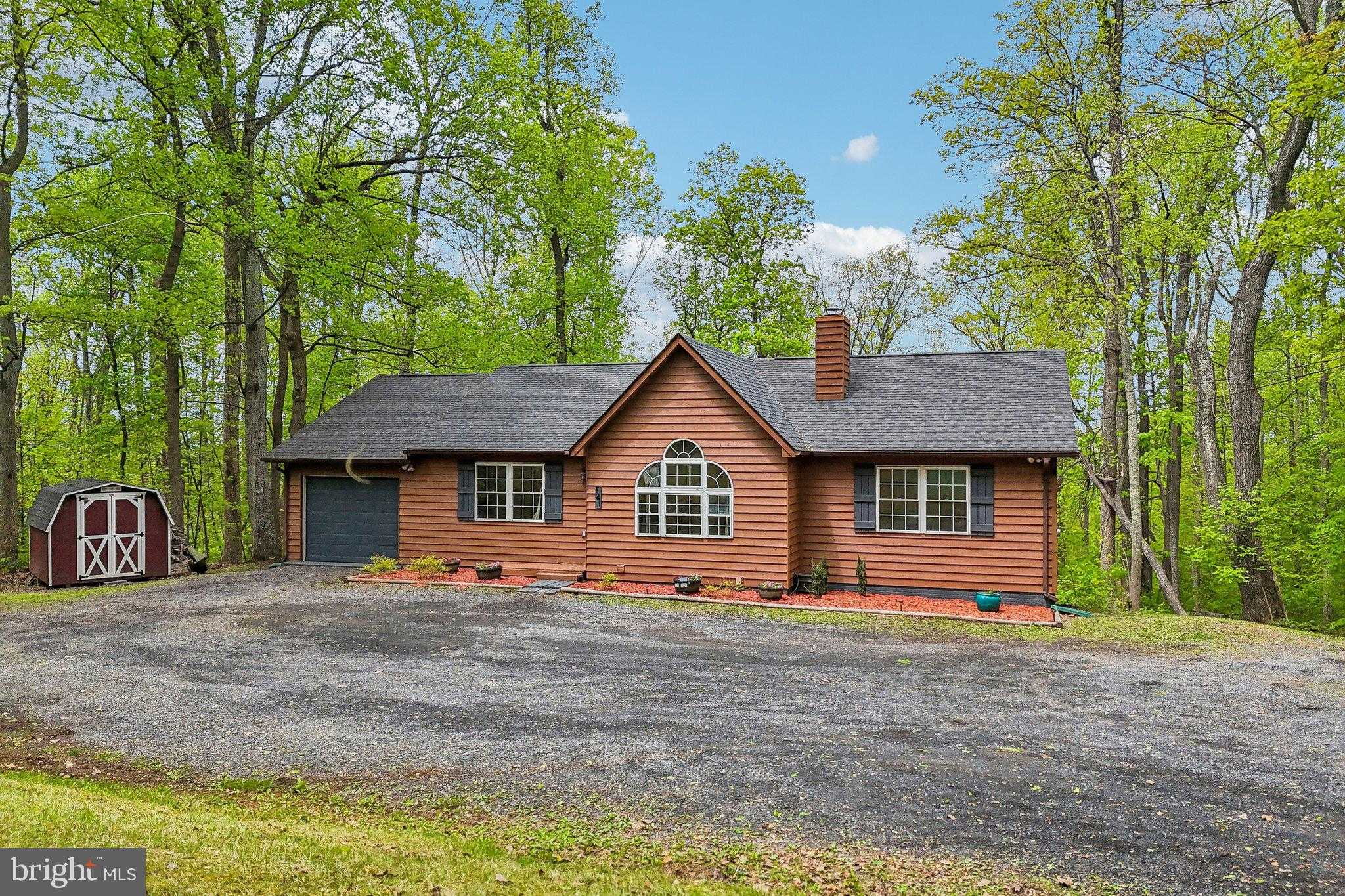 141 Hickory Nut Rd, Linden