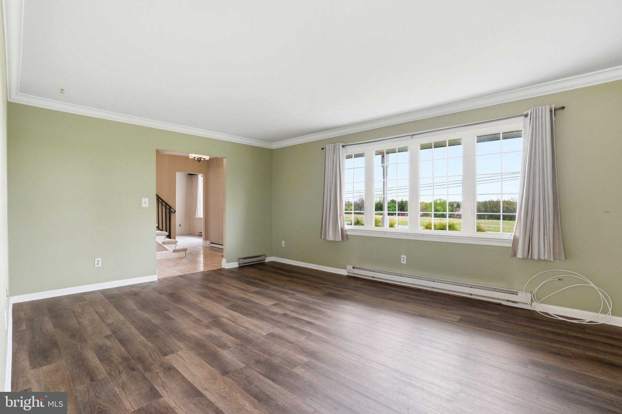 684 Hunsicker Rd photo 12