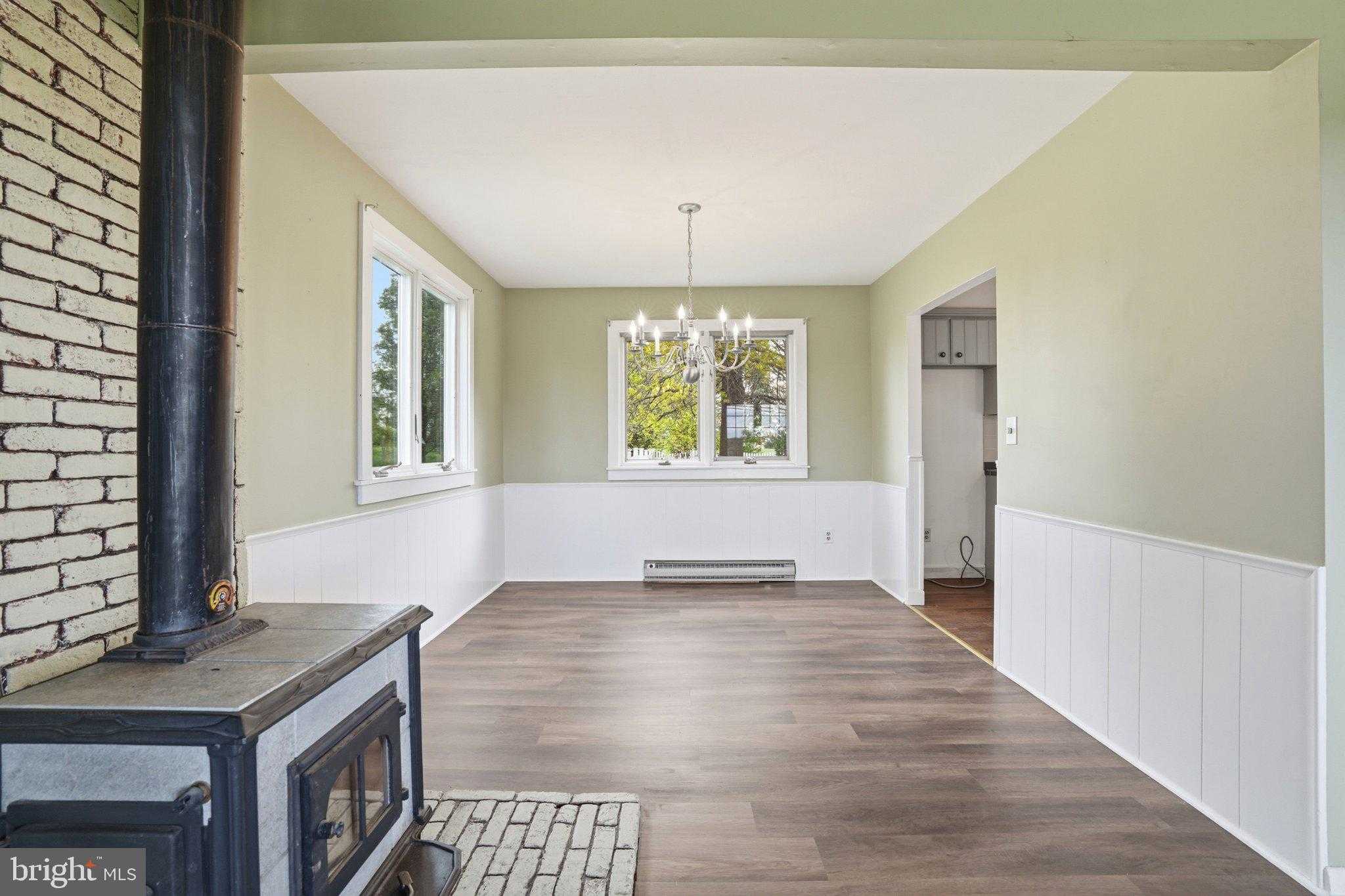 684 Hunsicker Rd photo 16