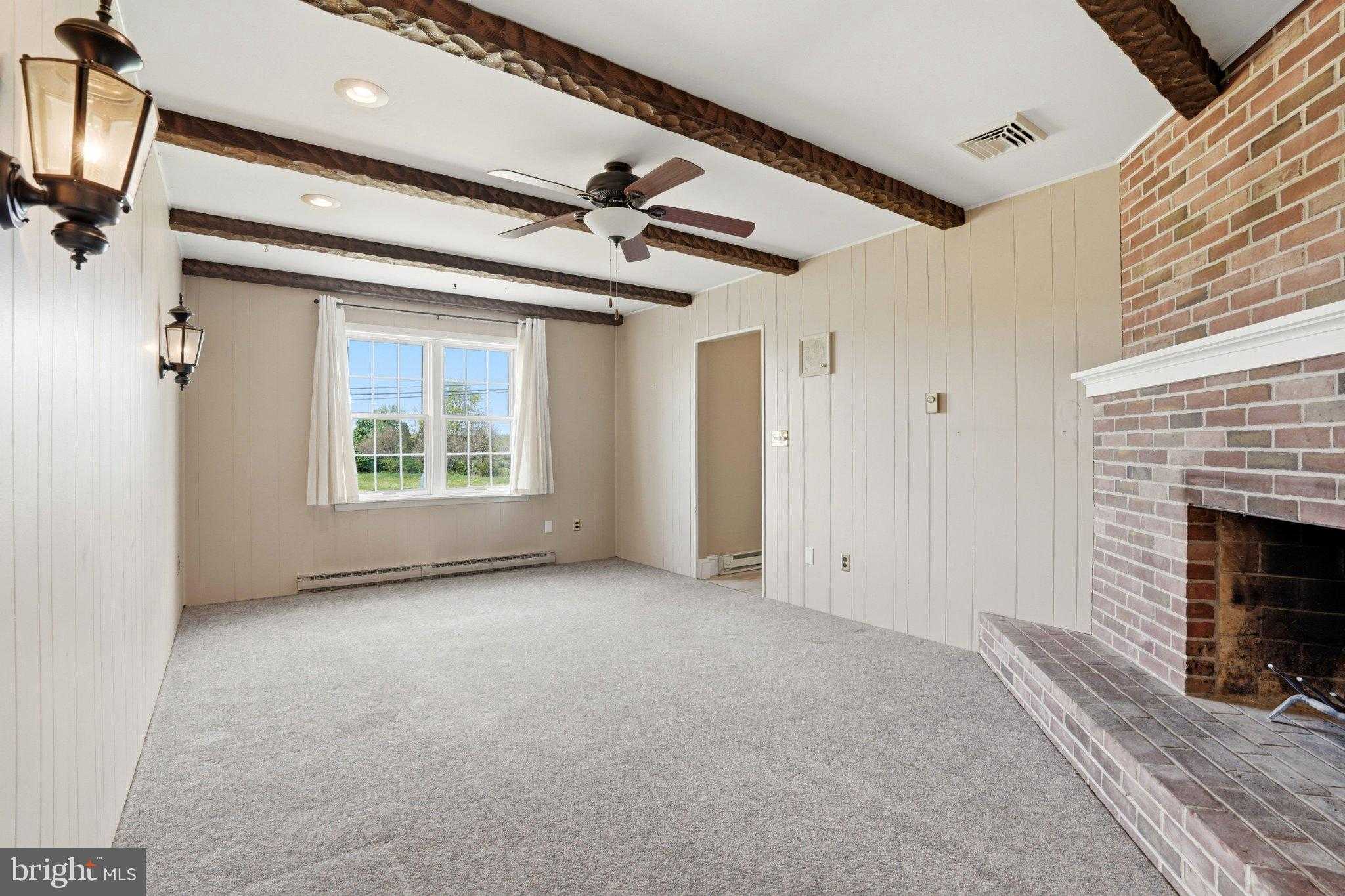 684 Hunsicker Rd photo 27