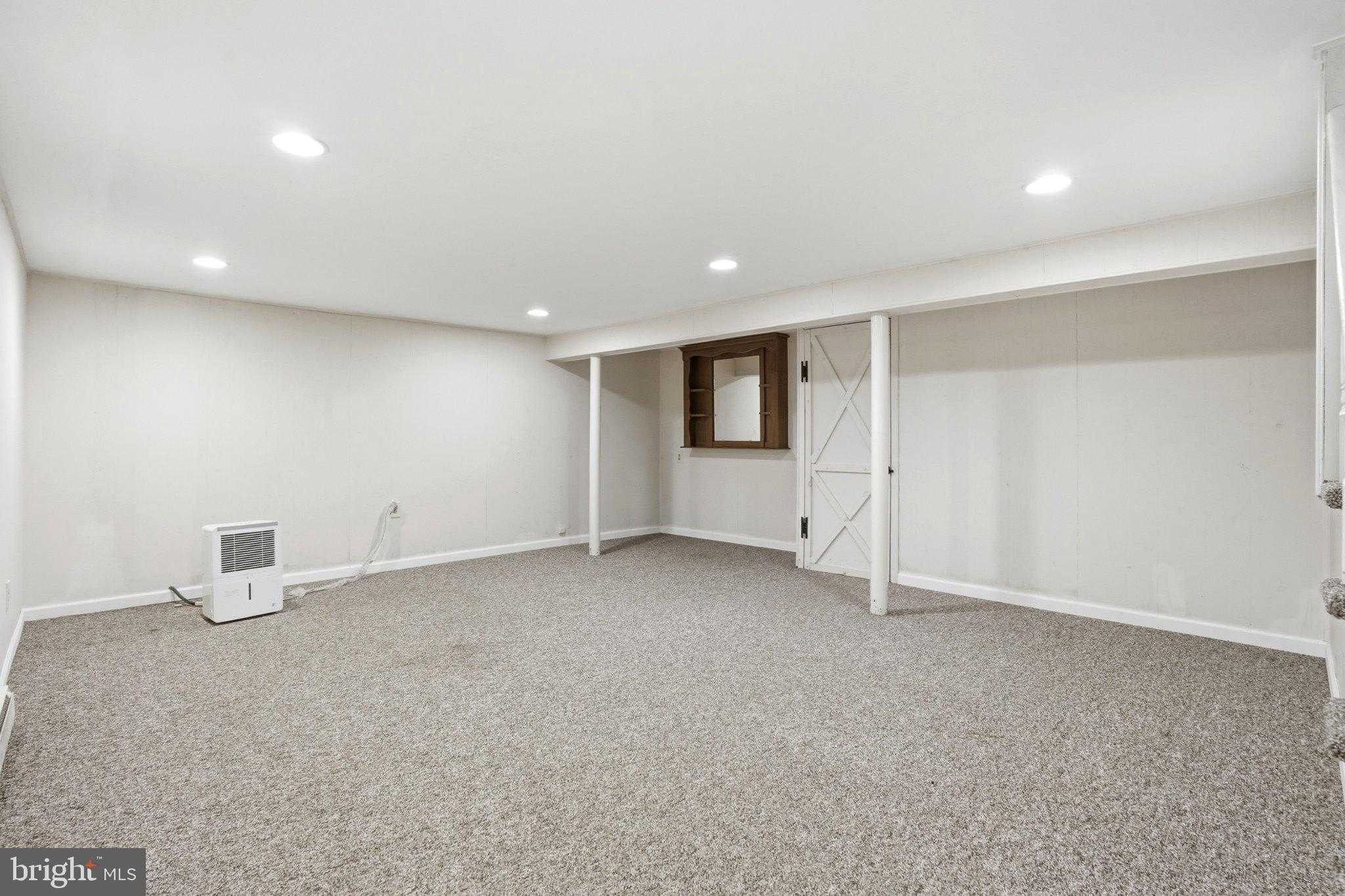 684 Hunsicker Rd photo 49