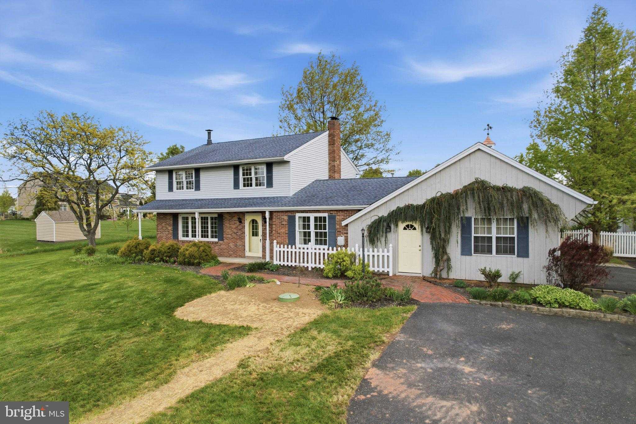 684 Hunsicker Rd photo 5