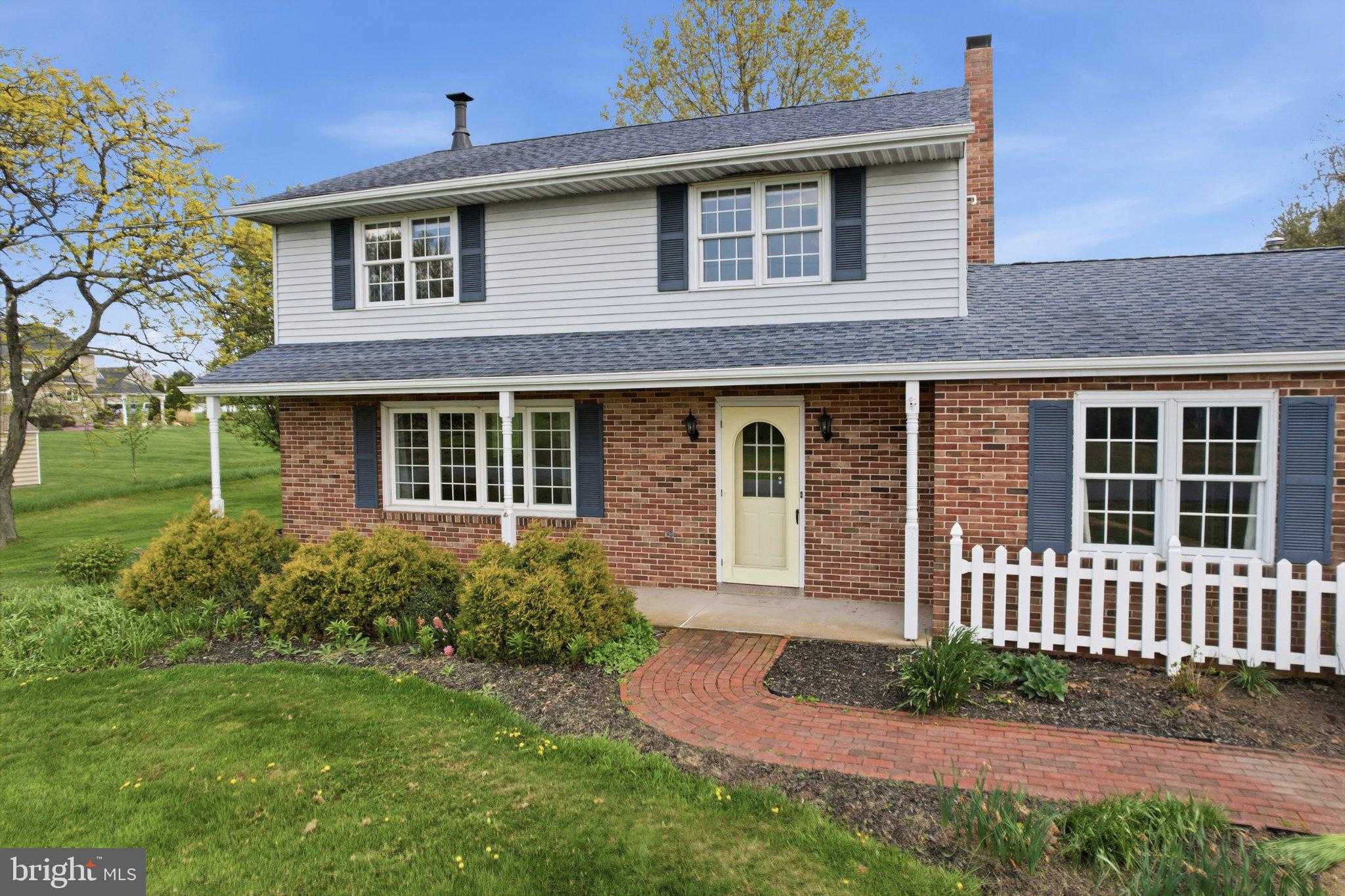 684 Hunsicker Rd photo 7