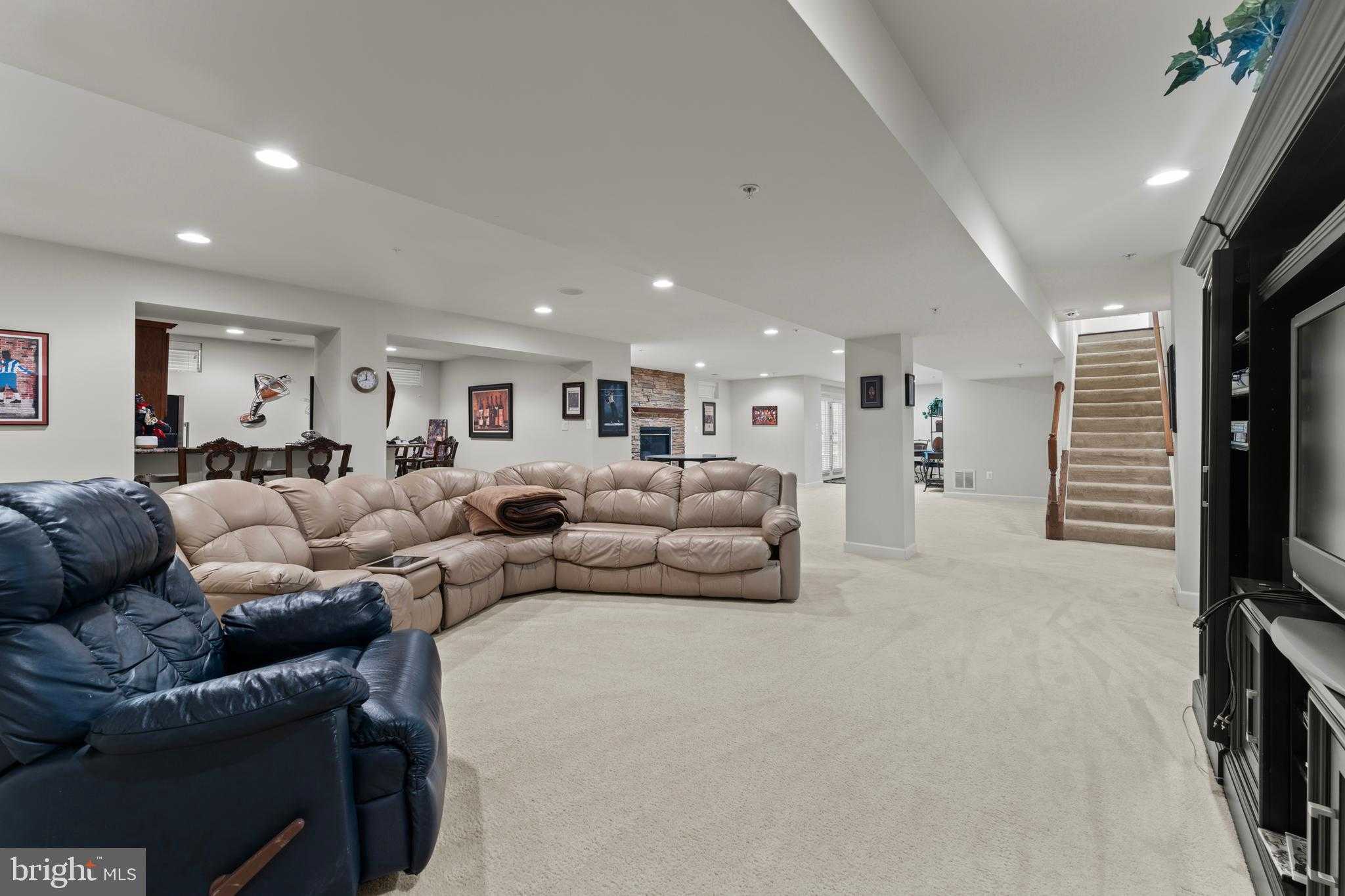 10916 Sir Paul Pl photo 56