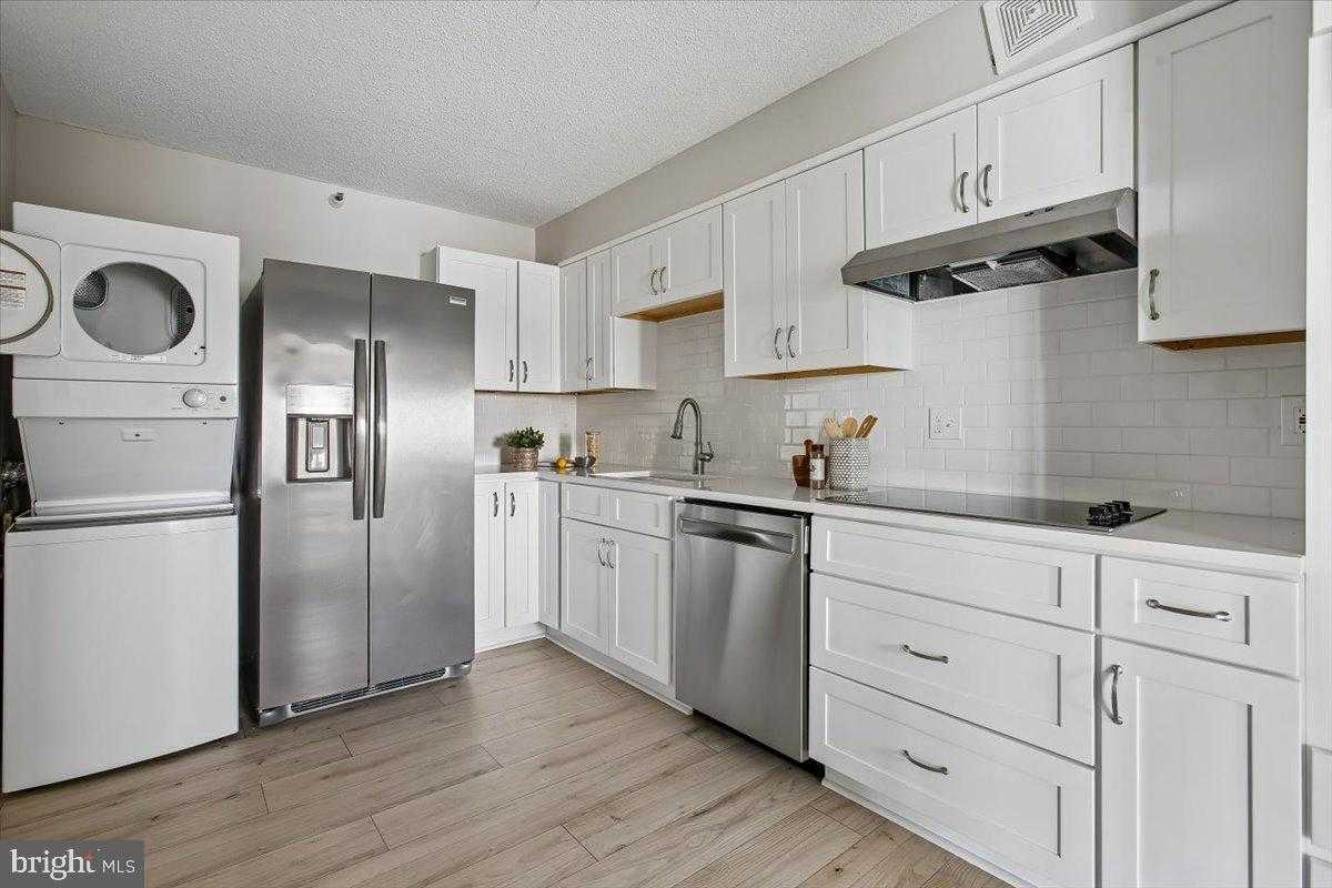 1600 N Oak St Apt 1221 photo 9