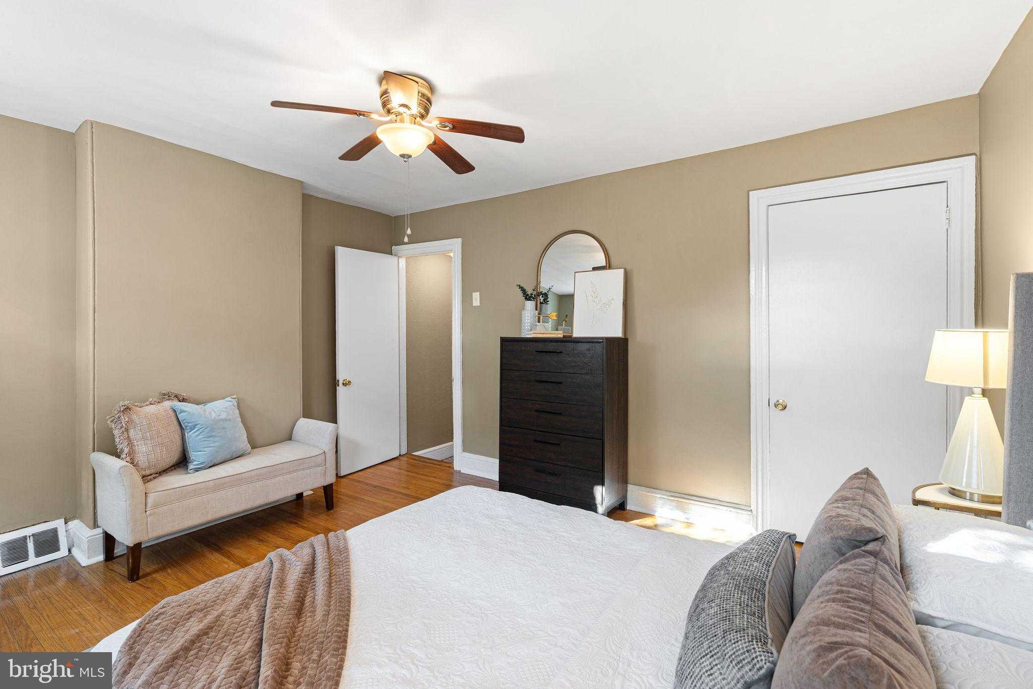 2317 Waverly St photo 12