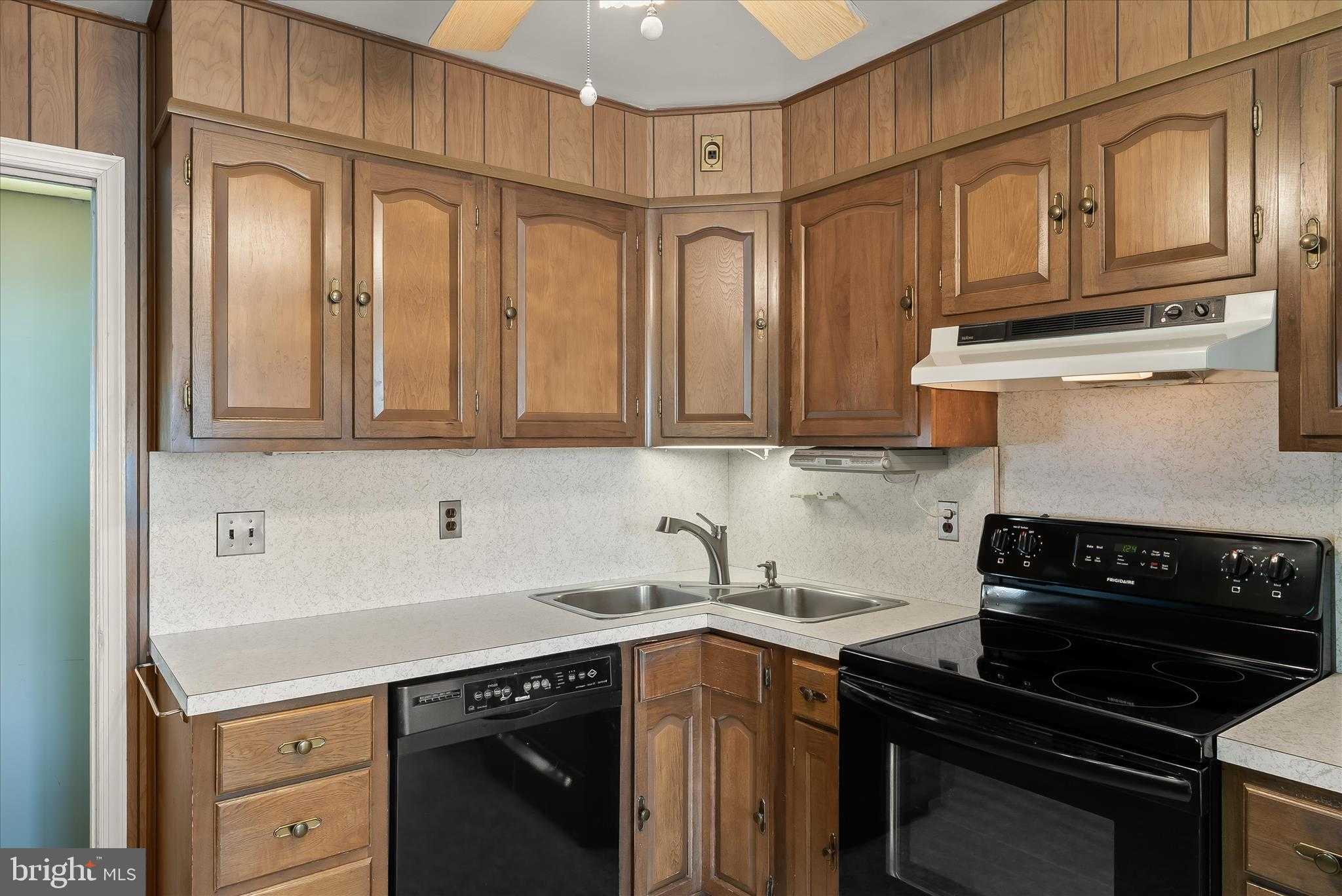 5810 Ritchie St photo 16